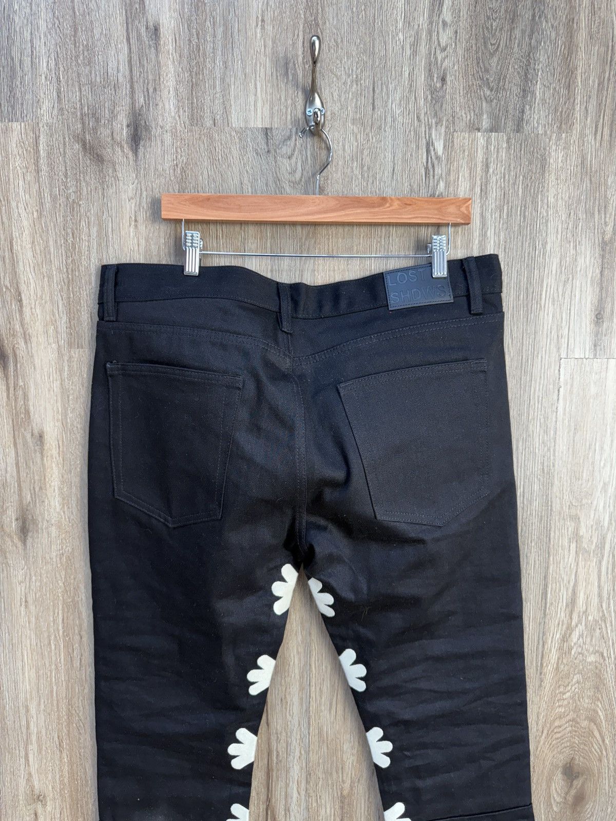 LOSTSHDWS LOST SHDWS White Flower Jeans Size US 36 / EU 52 - 7 Thumbnail