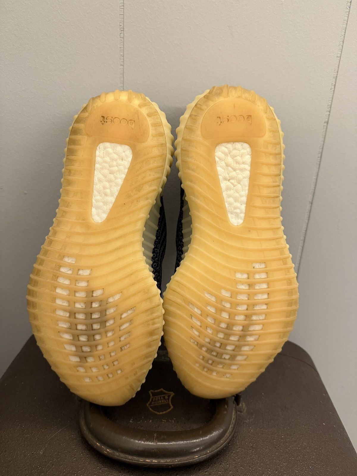 Yeezy Yeezy 350v2 Boost Carbon Size US 7 / EU 40 - 4 Thumbnail