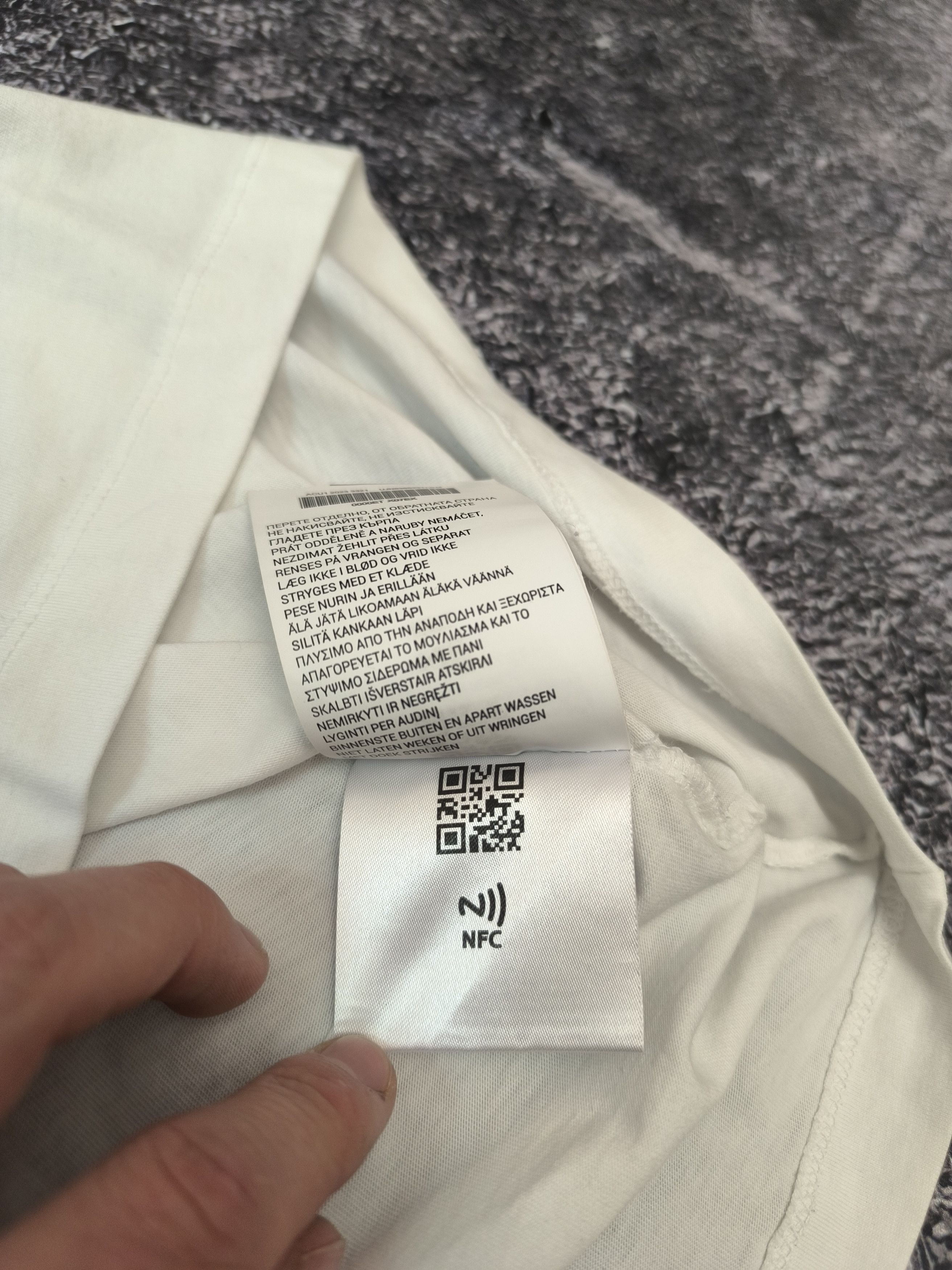 Prada T-shirt Prada Size US L / EU 52-54 / 3 - 12 Thumbnail