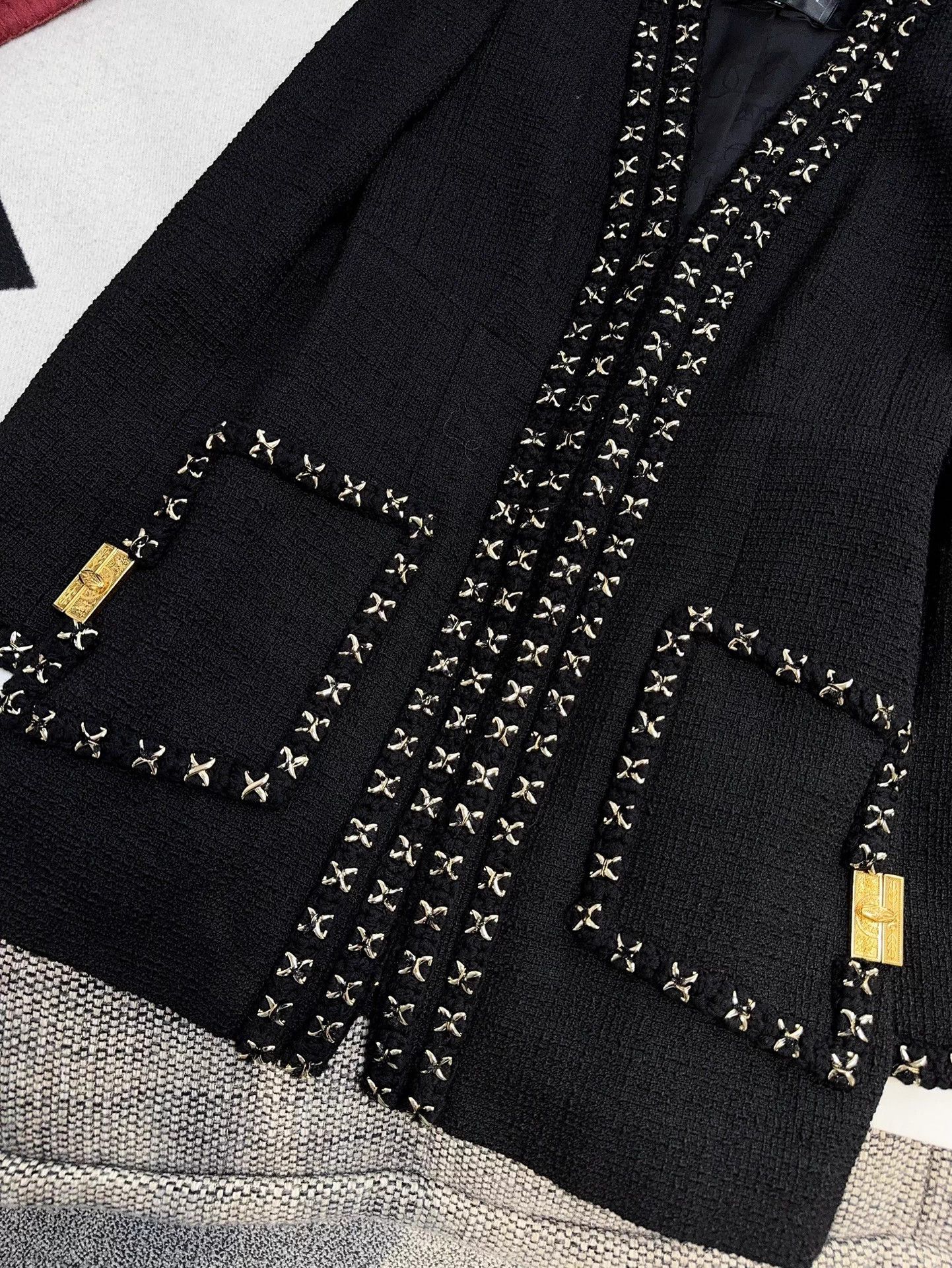Chanel Chanel 17a Black Vneck Woven Gold Clasp Coin Button Jacket Size XS / US 0-2 / IT 36-38 - 4 Thumbnail
