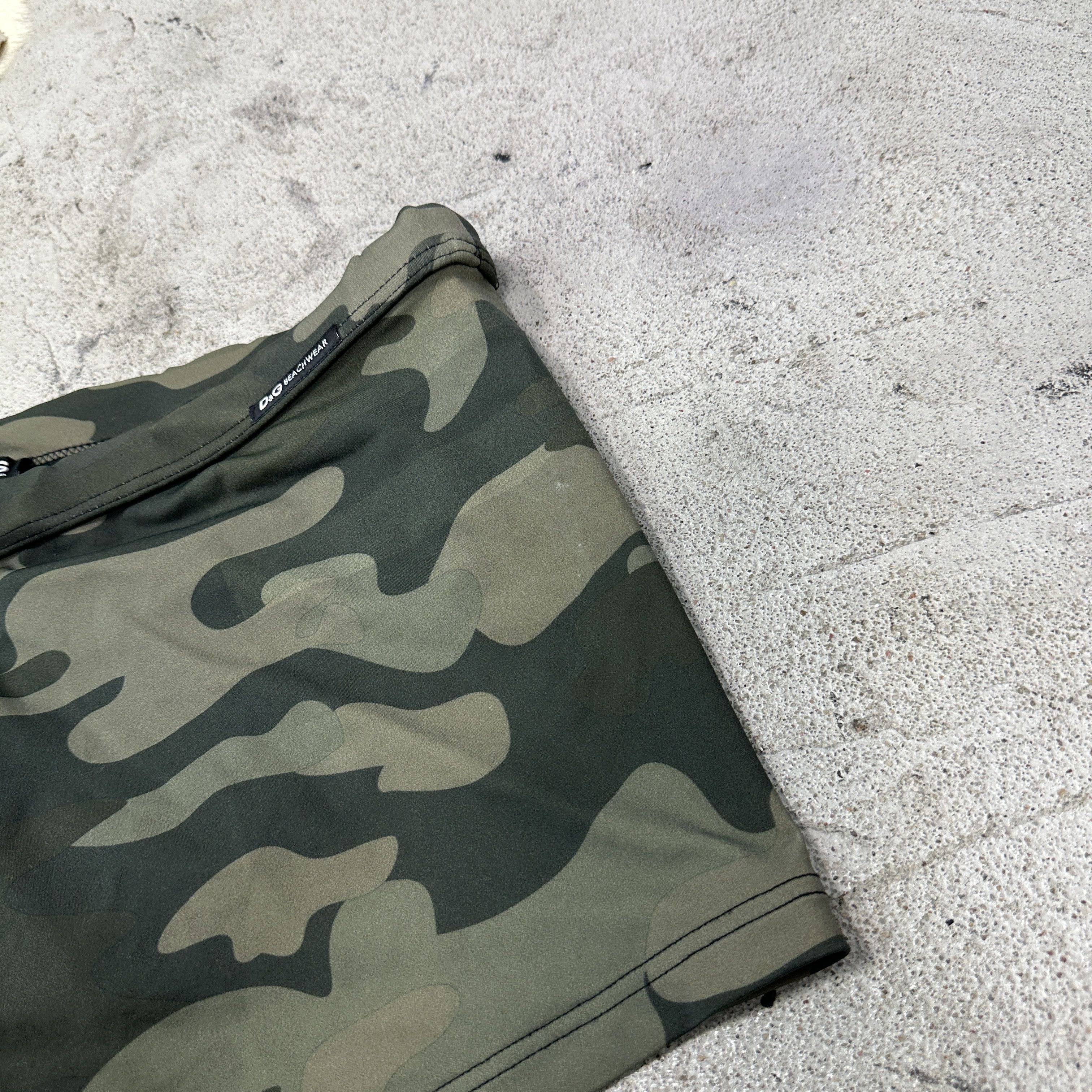 Dolce & Gabbana Vintage Micro Shorts Dolce & Gabbana Camo Print Shorts 00s Size 27" / US 4 / IT 40 - 5 Thumbnail