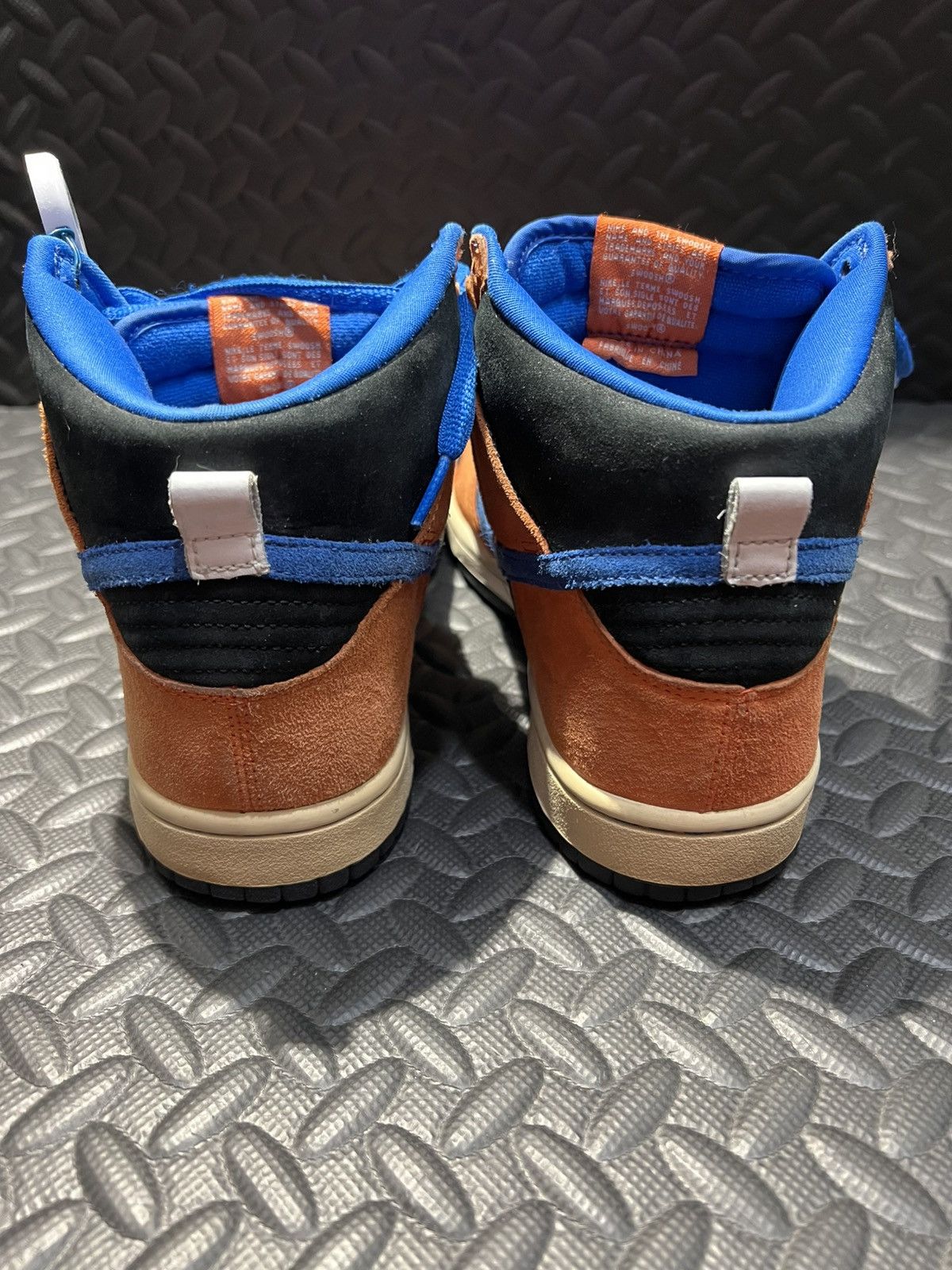 Nike SB Size 9 - Nike SB New York Knicks Size US 9 / EU 42 - 4 Thumbnail
