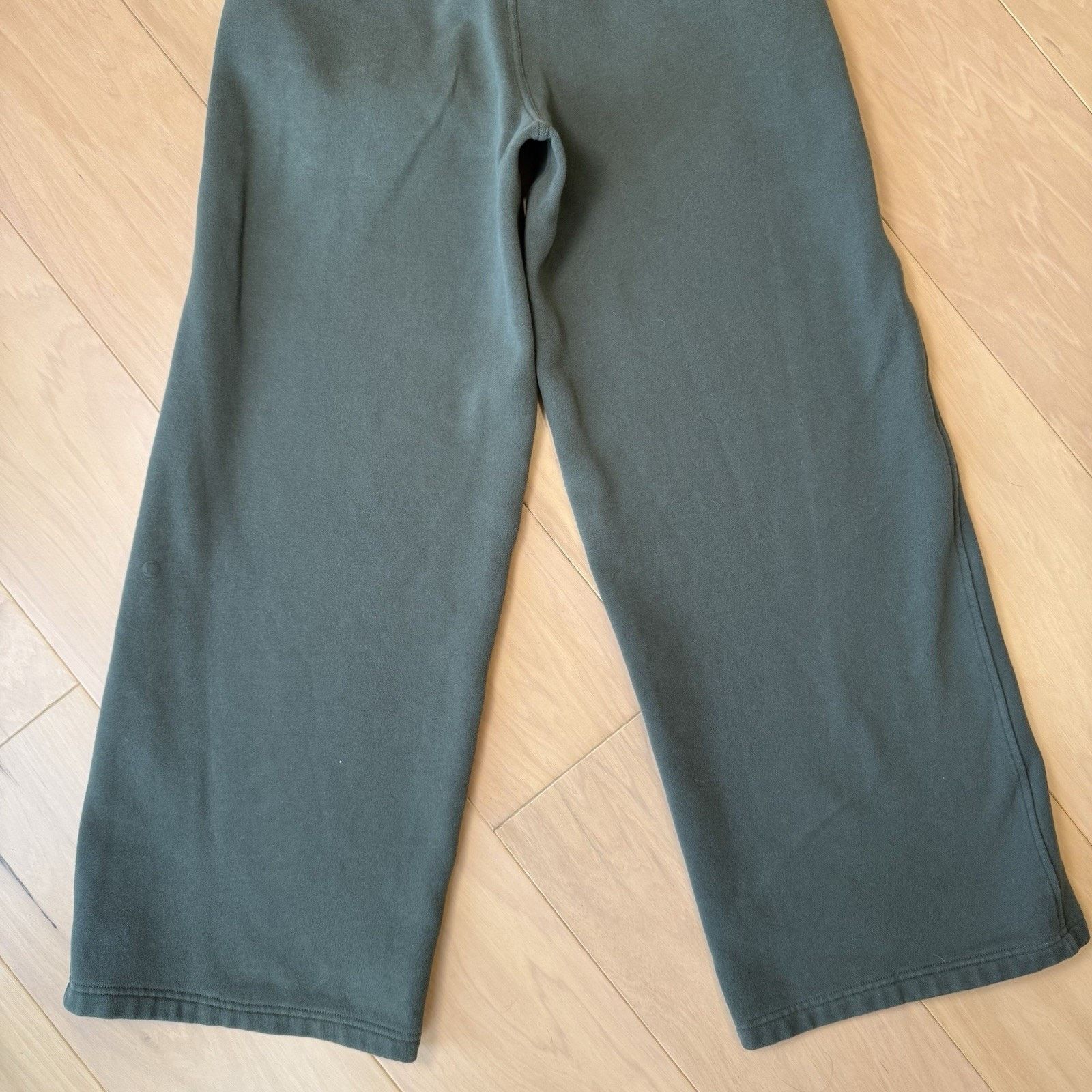 Lululemon Lululemon Scuba Mid Rise Wide Leg Sweatpants Women's 6 Green Size 28" / US 6 / IT 42 - 10 Thumbnail