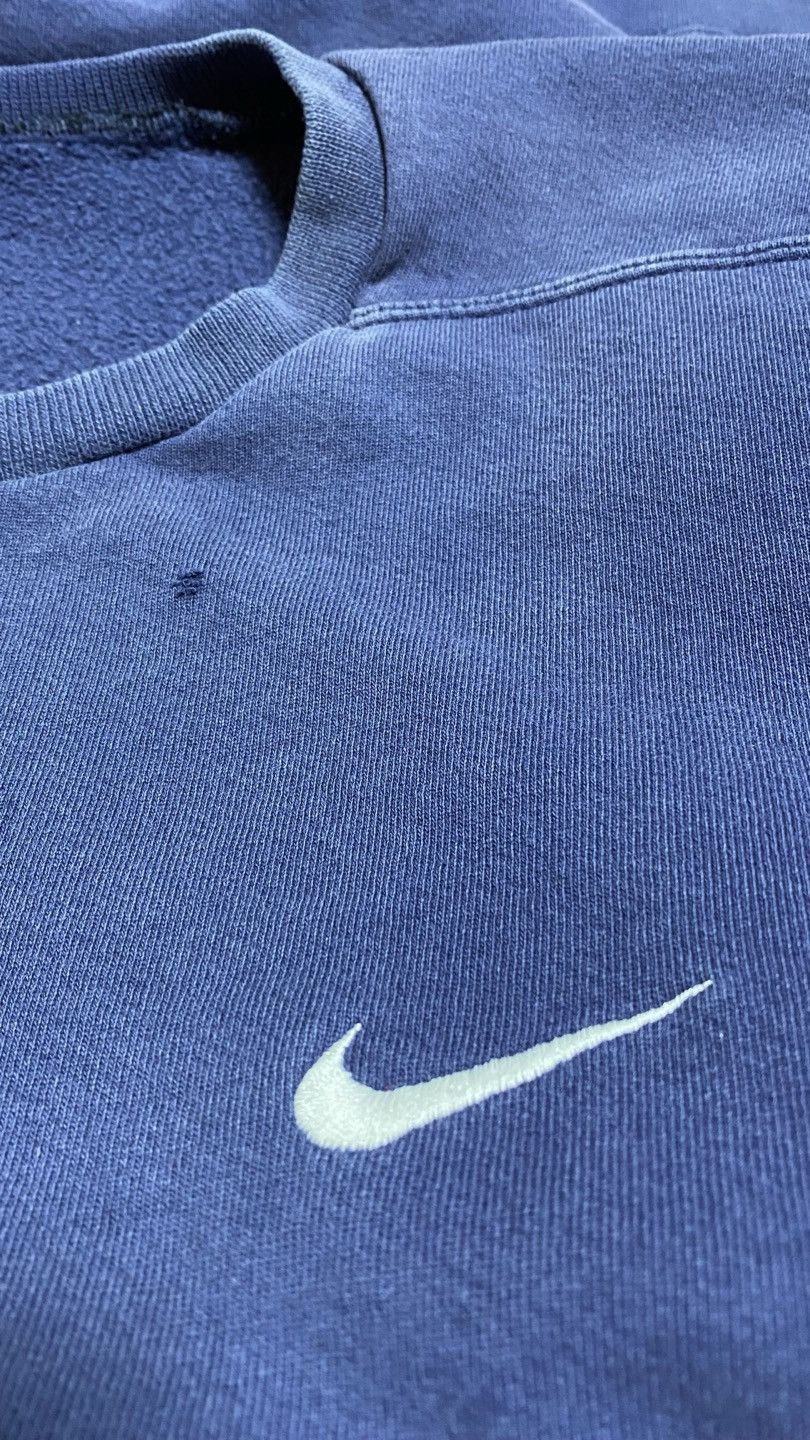 Nike 90s Vintage Nike Embroidered Swoosh Navy Sweatshirt Size US XXL / EU 58 / 5 - 2 Thumbnail