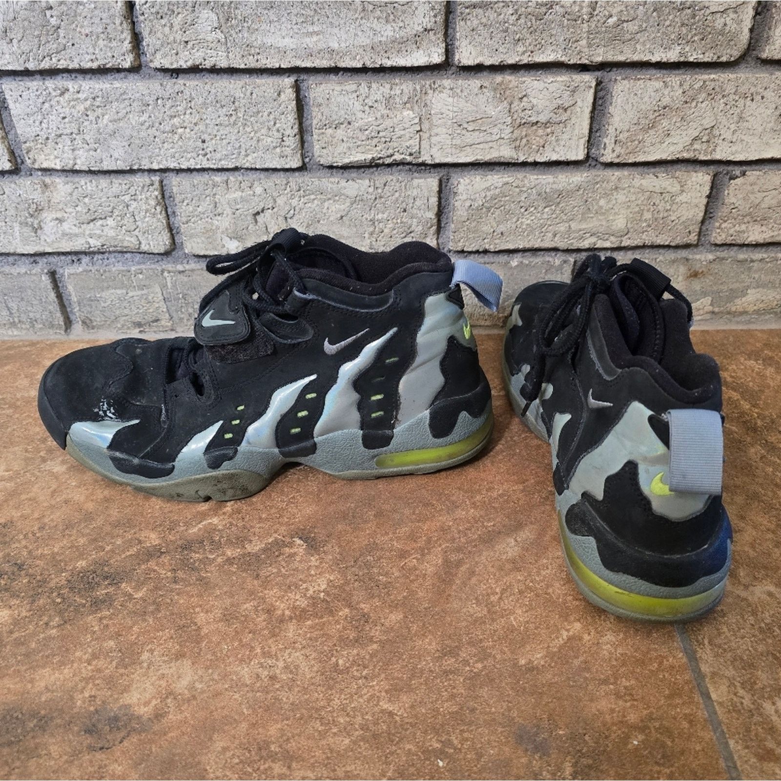 Nike Black Grey Detailed | NIKE | High Top Sneaks Size US 9.5 / EU 42-43 - 1 Thumbnail
