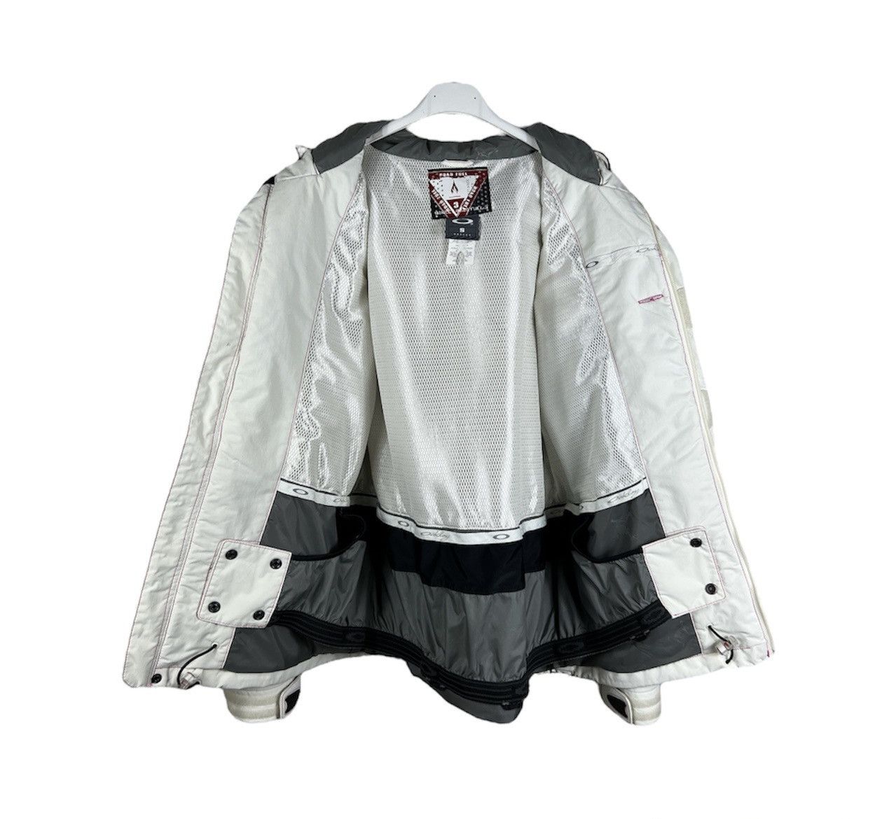 Oakley Vintage Oakley magnetic pocket y2k ski winter outdoor jacket Size S / US 4 / IT 40 - 2 Thumbnail