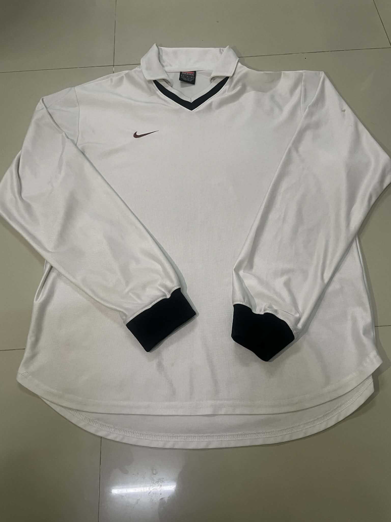 Nike 2000s nike sportwear long sleeve t-shirt Size US XL / EU 56 / 4 - 2 Thumbnail
