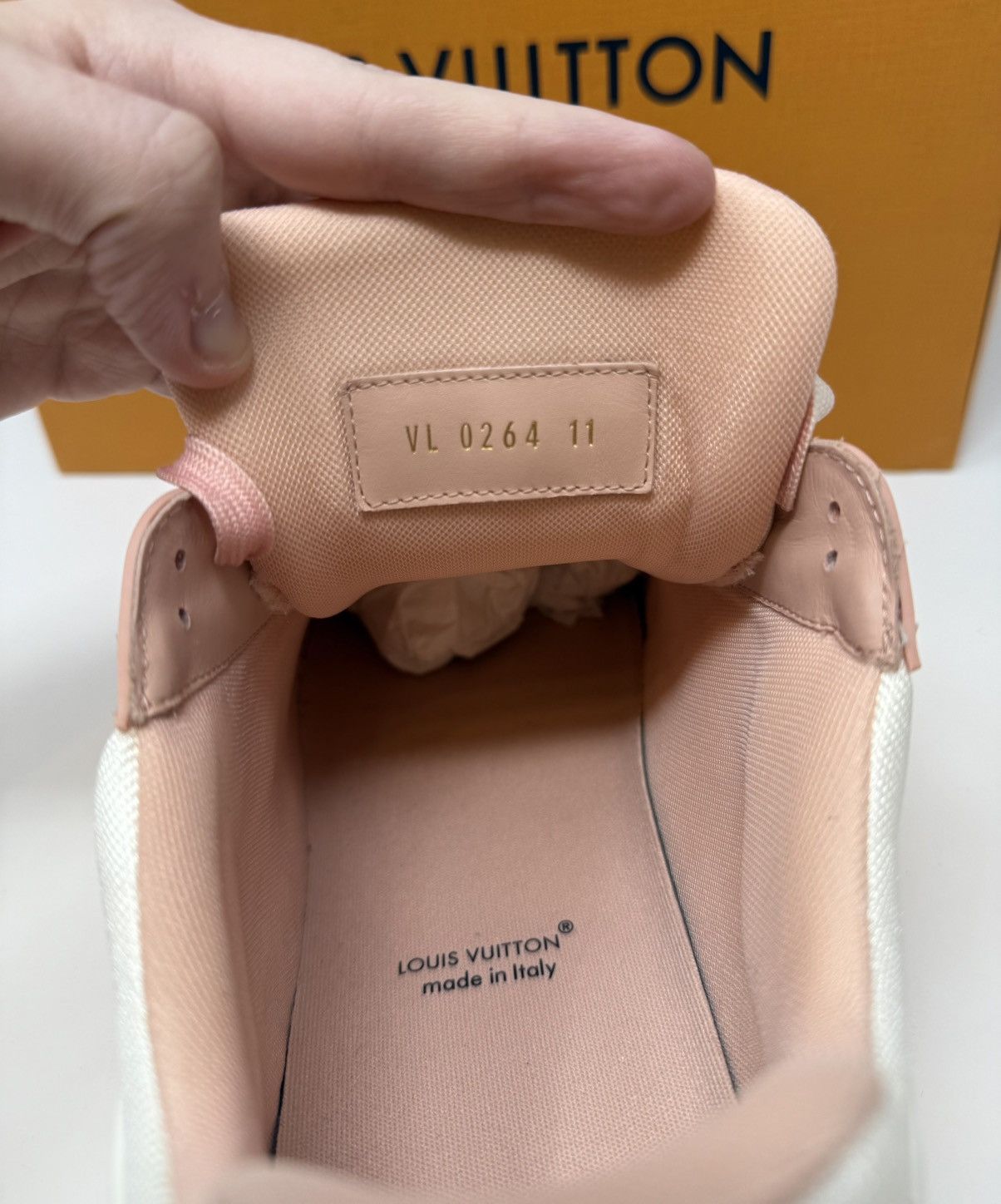 Louis Vuitton Louis Vuitton Trainer Sneaker Pink/White Size US 12 / EU 45 - 7 Thumbnail