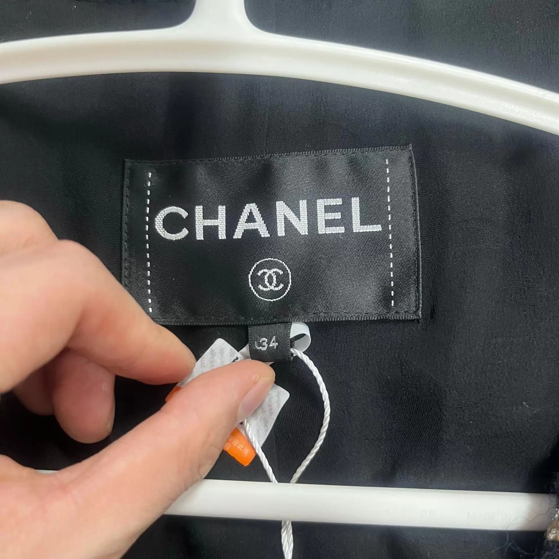 Chanel CHANEL Snow Tweed Short V-neck Jacket Black 34 Size XS / US 0-2 / IT 36-38 - 3 Thumbnail