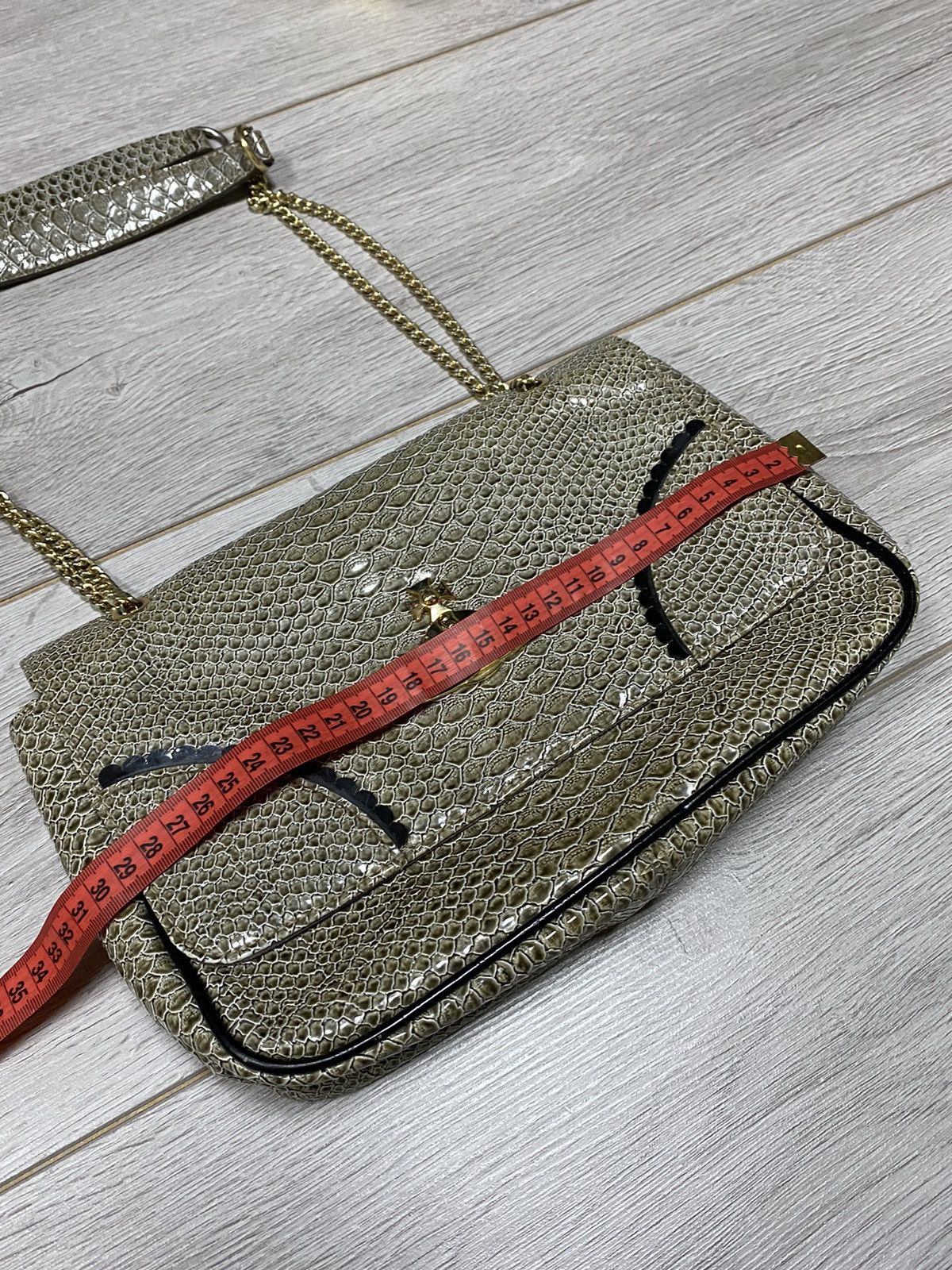 Vivienne Westwood Vivienne Westwood 🐍 RARE Frilly Snake chain bag big orb Size ONE SIZE - 15 Thumbnail