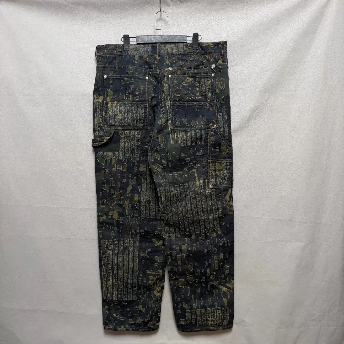 Givenchy Givenchy Carpenter Jeans Dark Green Camo Paneled 36 Raw Size US 36 / EU 52 - 2 Thumbnail