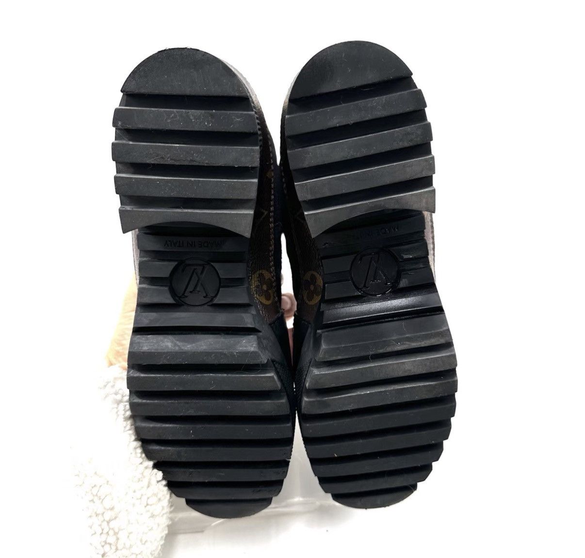 Louis Vuitton Louis Vuitton Suede-Paneled Platform Desert Boots K12 Size US 7 / IT 37 - 6 Thumbnail