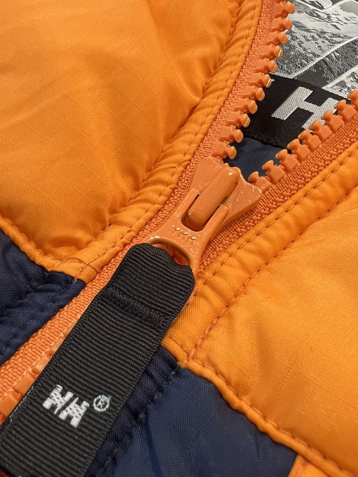 Helly Hansen × Vintage Vest Helly Hansen Puffer Down Outdoor Vintage Size US M / EU 48-50 / 2 - 4 Thumbnail