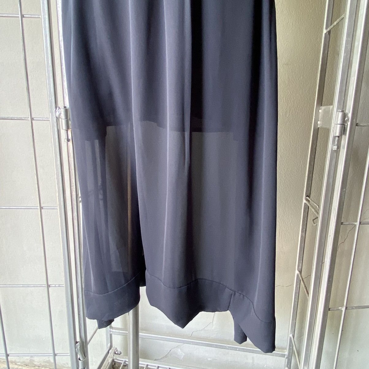 Issey Miyake ISSEY MIYAKE Dark Gray Chiffon Skort with Smocked Waist Size 27" / US 4 / IT 40 - 8 Thumbnail