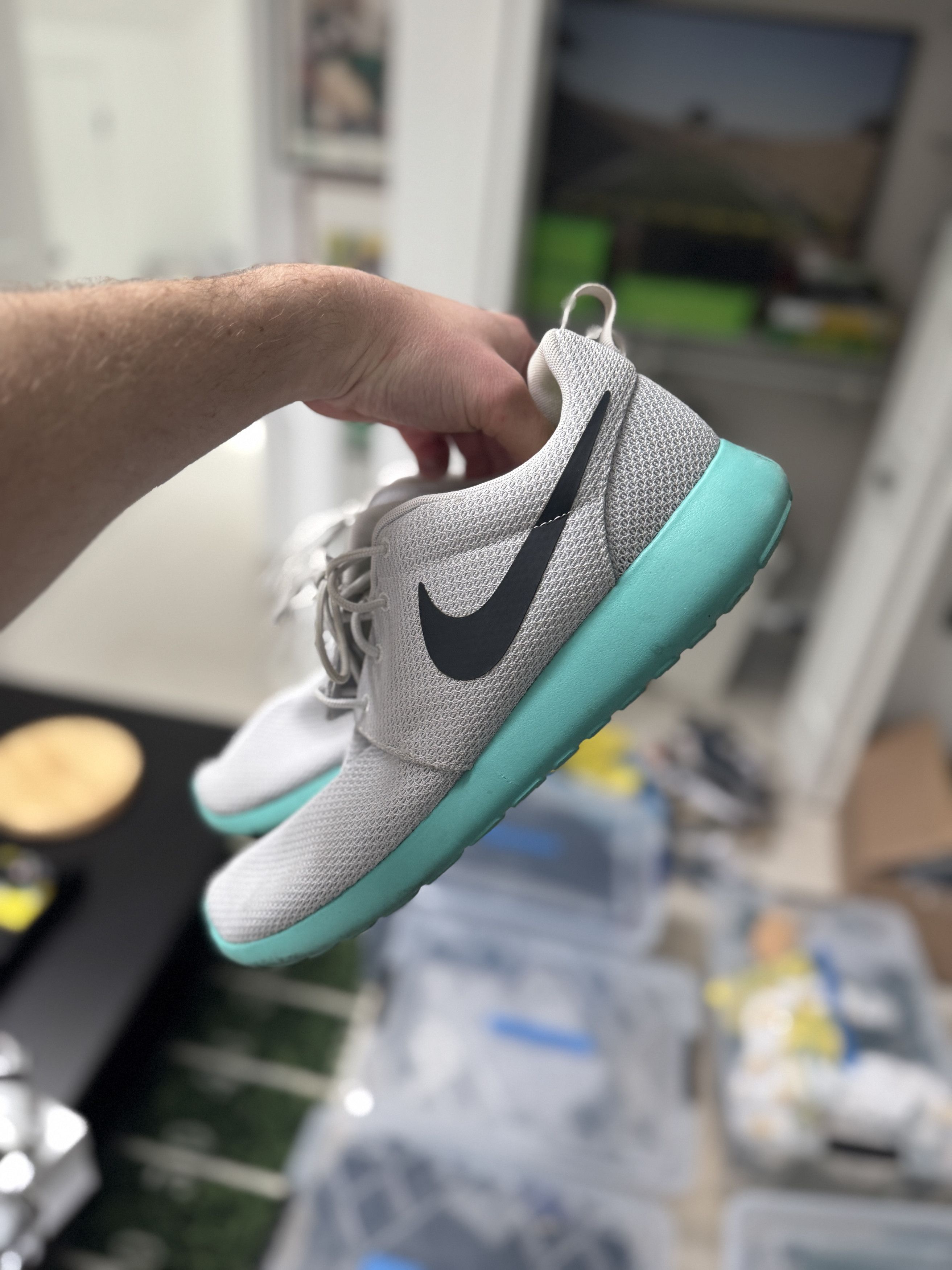 Nike Nike Roshe Run in Calypso size 11 (Men) Size US 11 / EU 44 - 1 Thumbnail