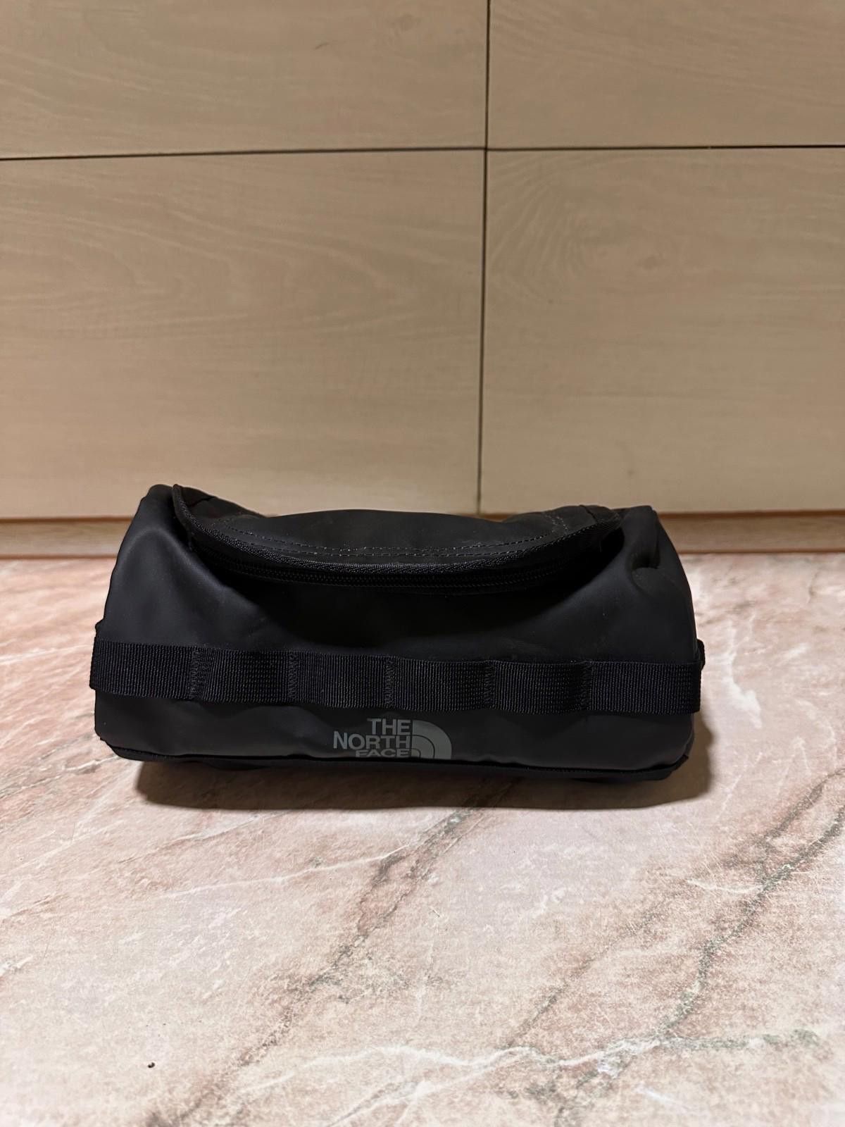 The North Face THE NORTH FACE TRAVEL CANISTER UNISEX WASH BAG Size ONE SIZE - 1 Thumbnail