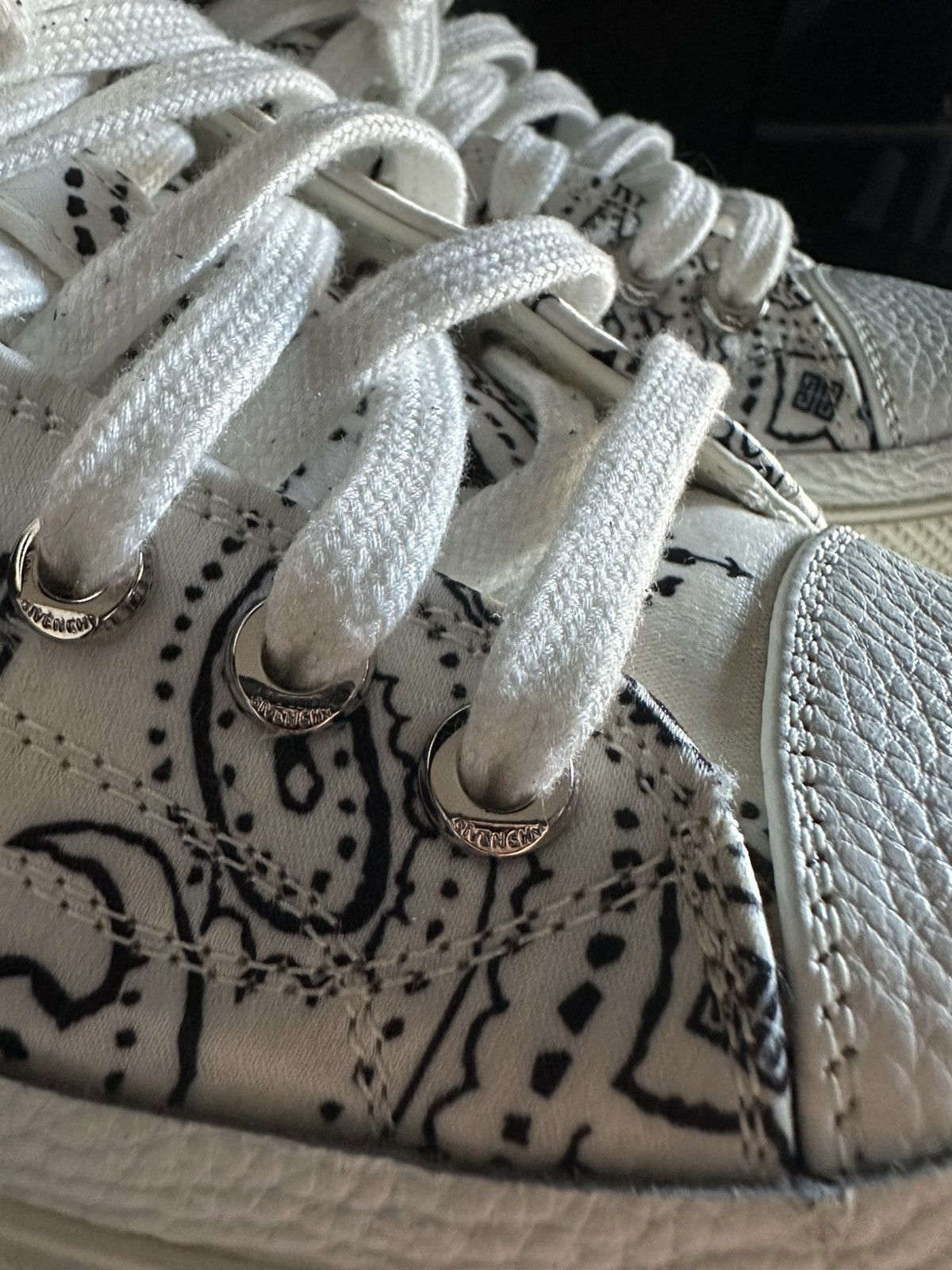 Givenchy Givenchy Bandana City Low Top Sneakers Size US 11 / EU 44 - 2 Thumbnail