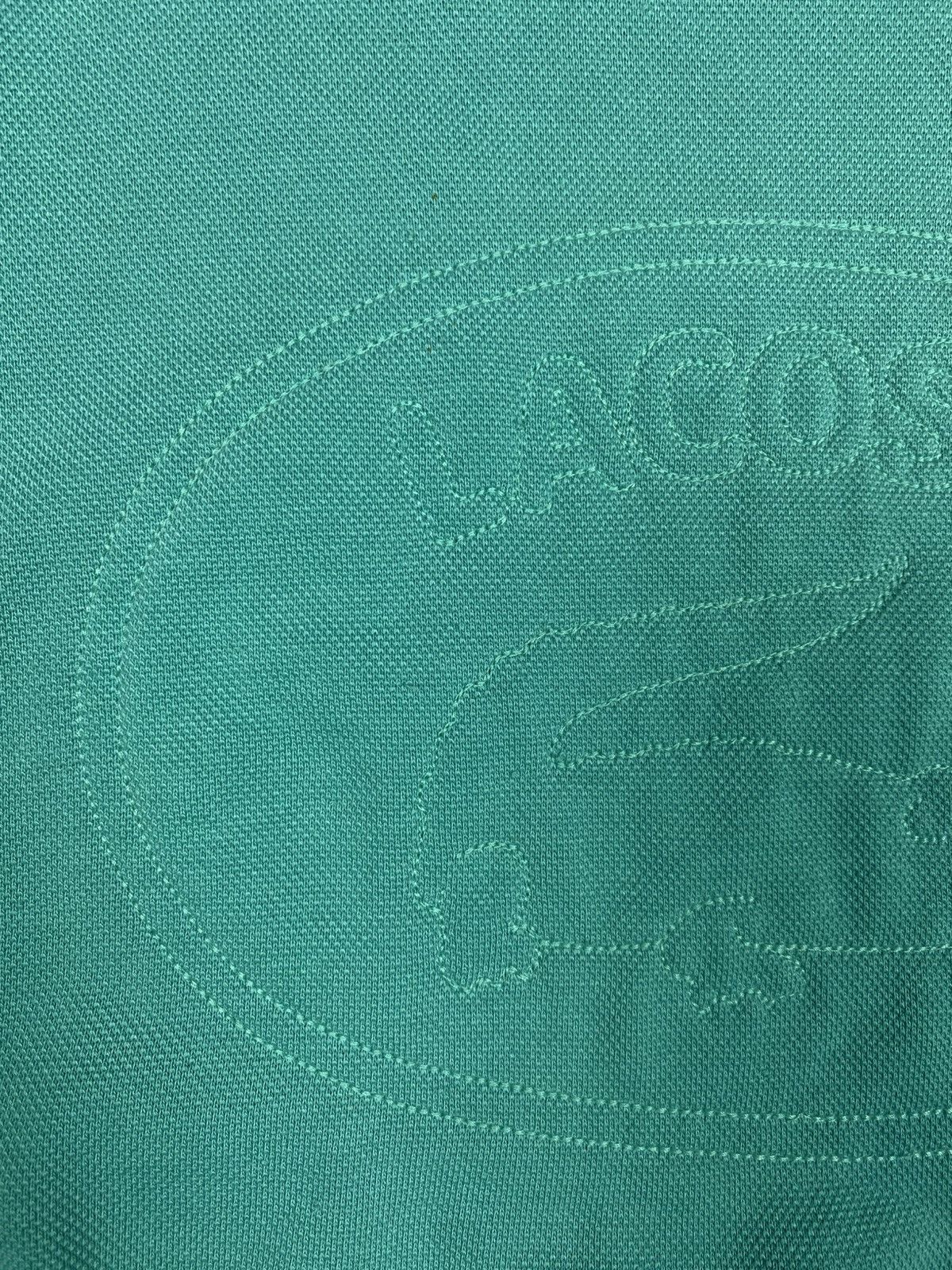 Lacoste Vtg Chemise Lacoste Tonal Embossed Logo Crewneck Sweatshirt Size US L / EU 52-54 / 3 - 6 Thumbnail