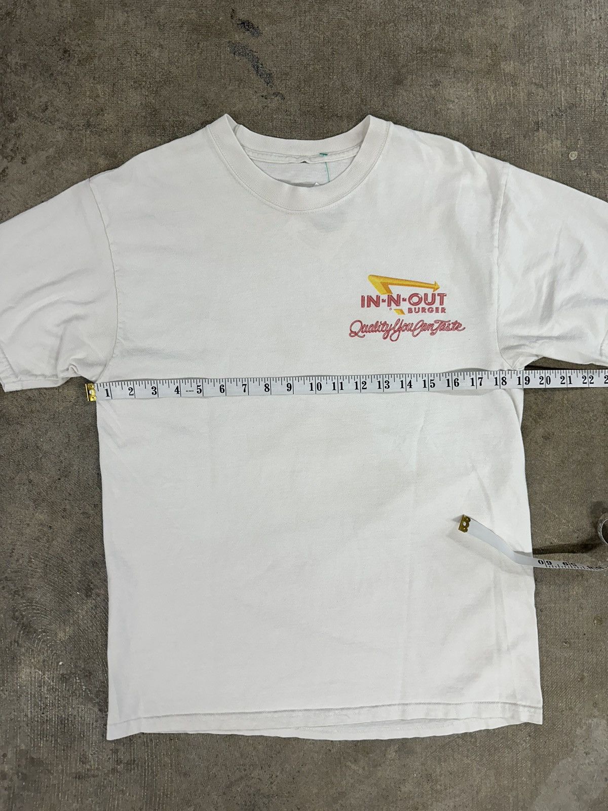 Vintage Crazy Y2K In N Out Burgers Mullet Promo T-Shirt Size US S / EU 44-46 / 1 - 8 Thumbnail