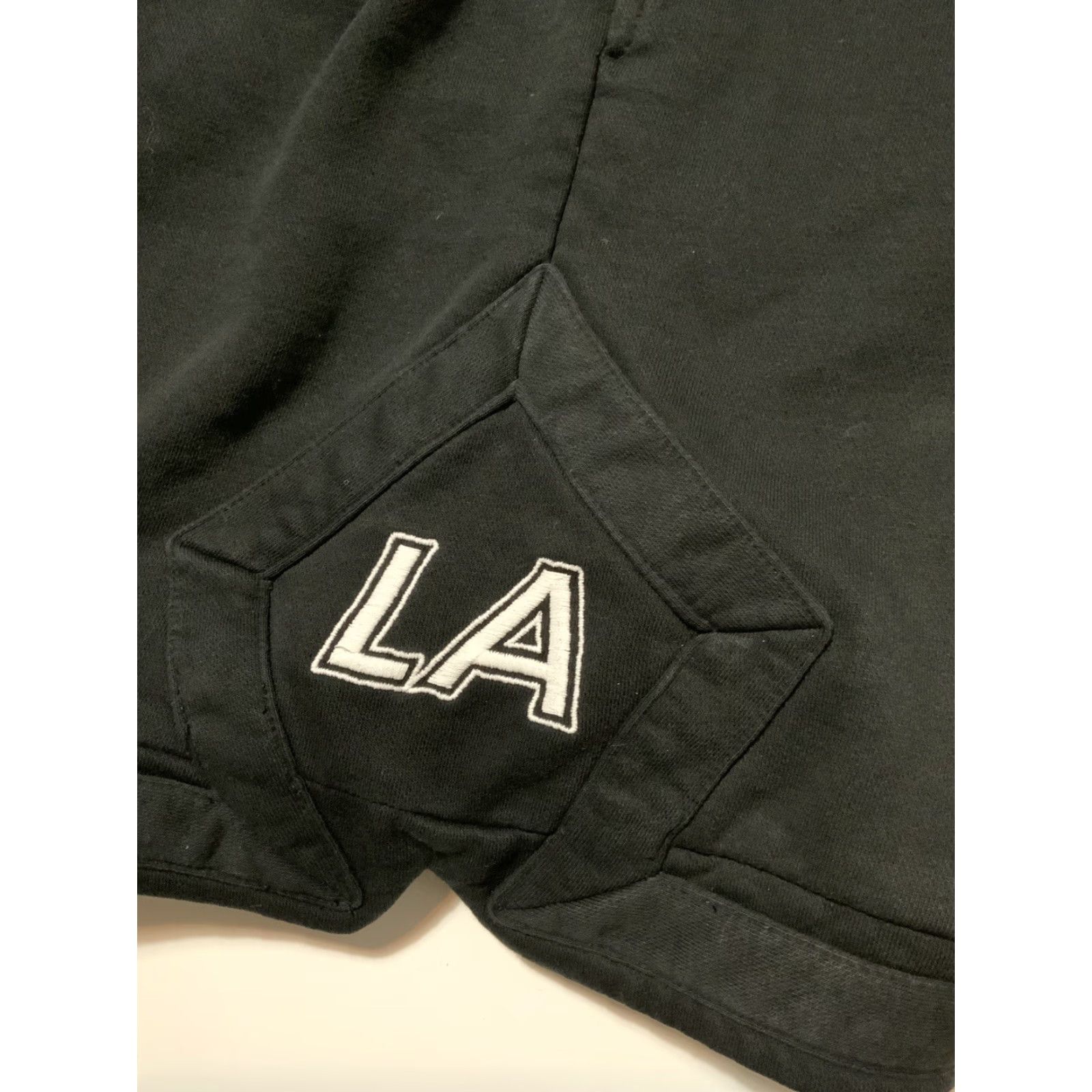 Vintage Fox LA Los Angeles Embroidered Black Terry Fleece 7” Inseam Varsity Sweat Shorts Mens L Embroidered Fox LA Black Terry Fleece Sweat Shorts Size US 33 - 8 Thumbnail