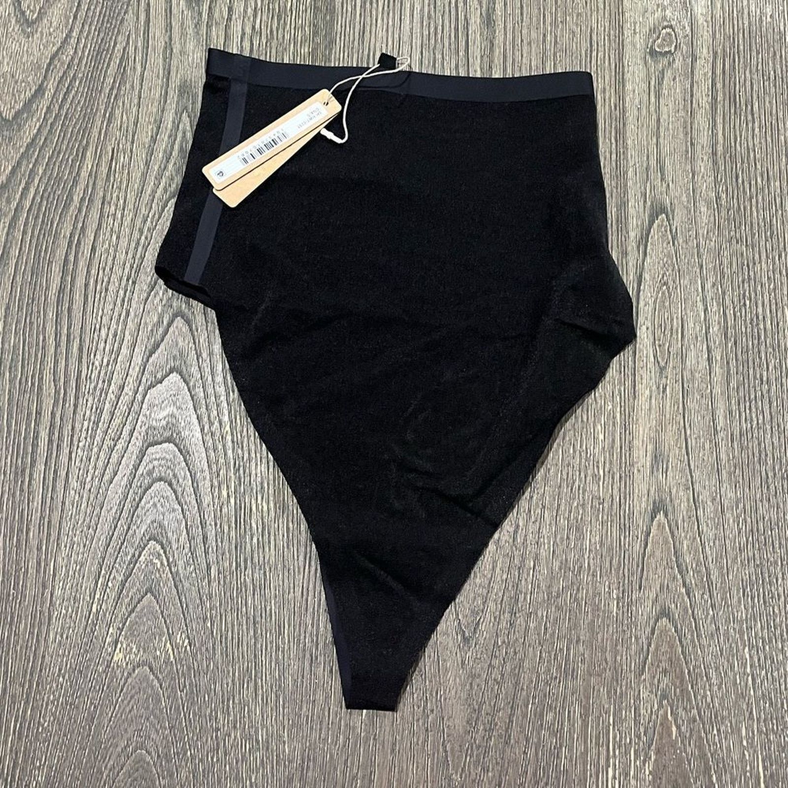 SKIMS NWT Skims Shapewear Seamless Sculpt High-Waisted Thong S Size ONE SIZE - 1 Thumbnail