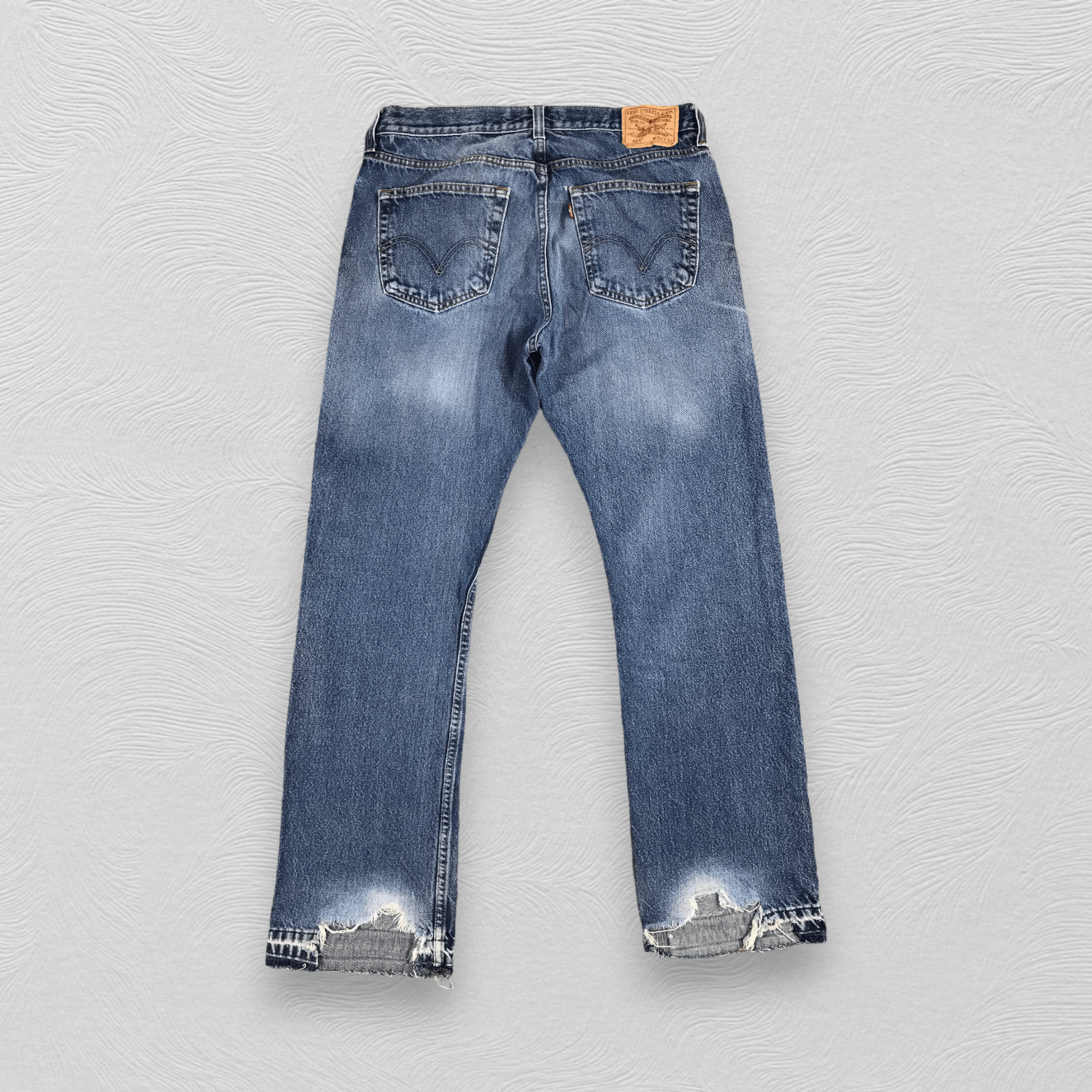 Levi's Vintage Levis 514 Jeans Blue Distressed Hem KJ519 Size US 36 / EU 52 - 2 Thumbnail
