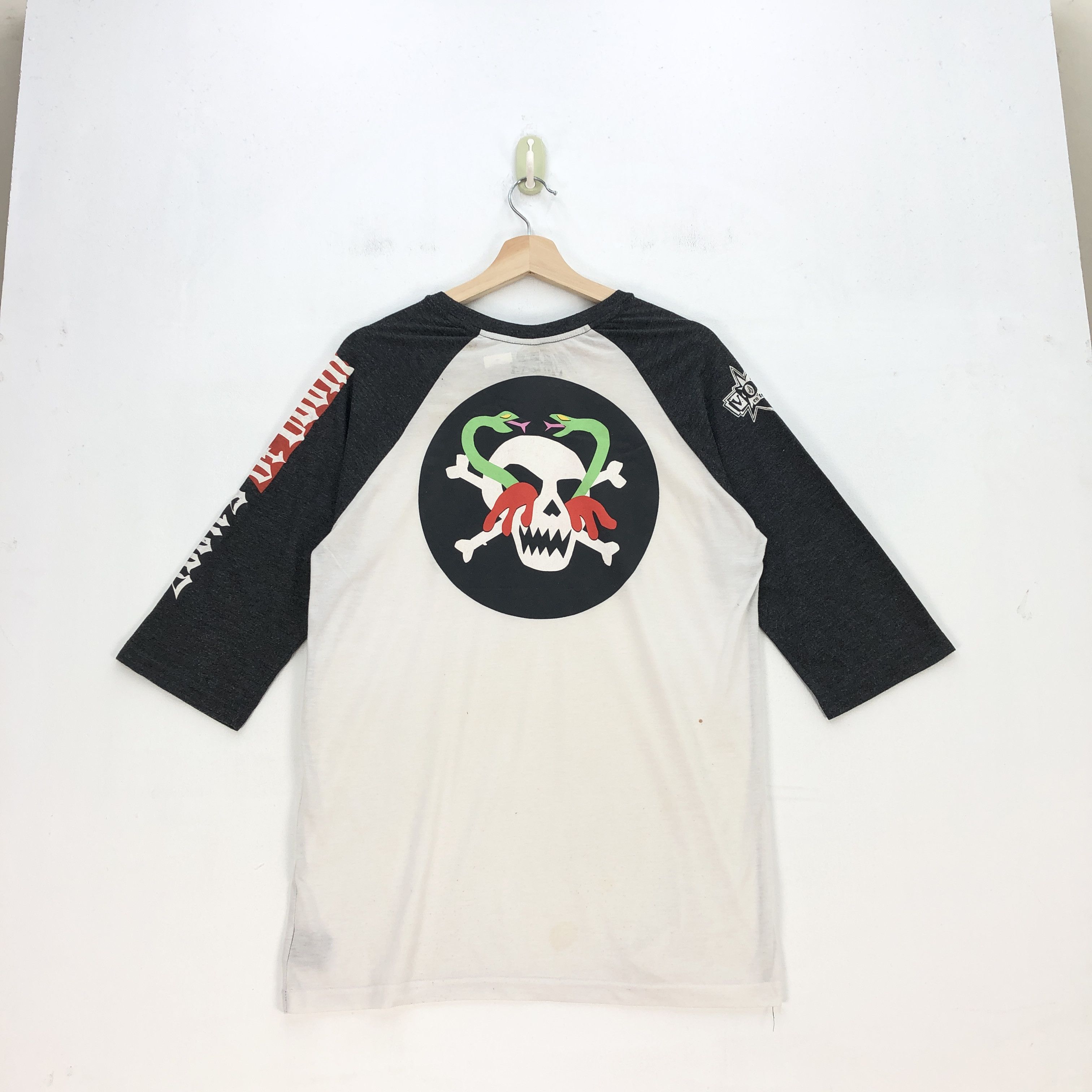 Vintage Volcom T Shirt Snake Skulls Volcom Surf Skater Tees Size US S / EU 44-46 / 1 - 2 Thumbnail