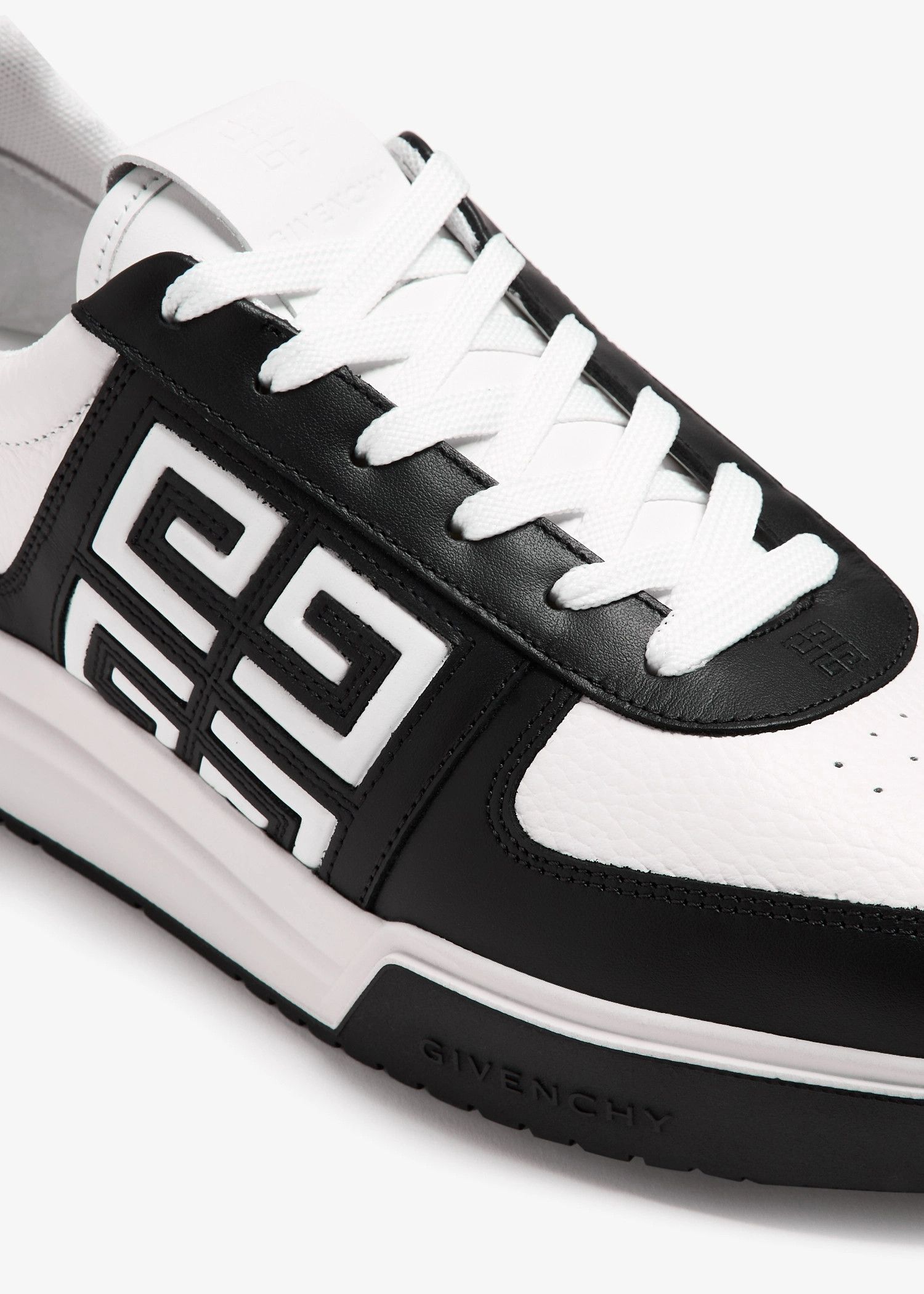 Givenchy o1w1db10426 G4 Low-Top Sneakers in White/Black Size US 12 / EU 45 - 2 Thumbnail
