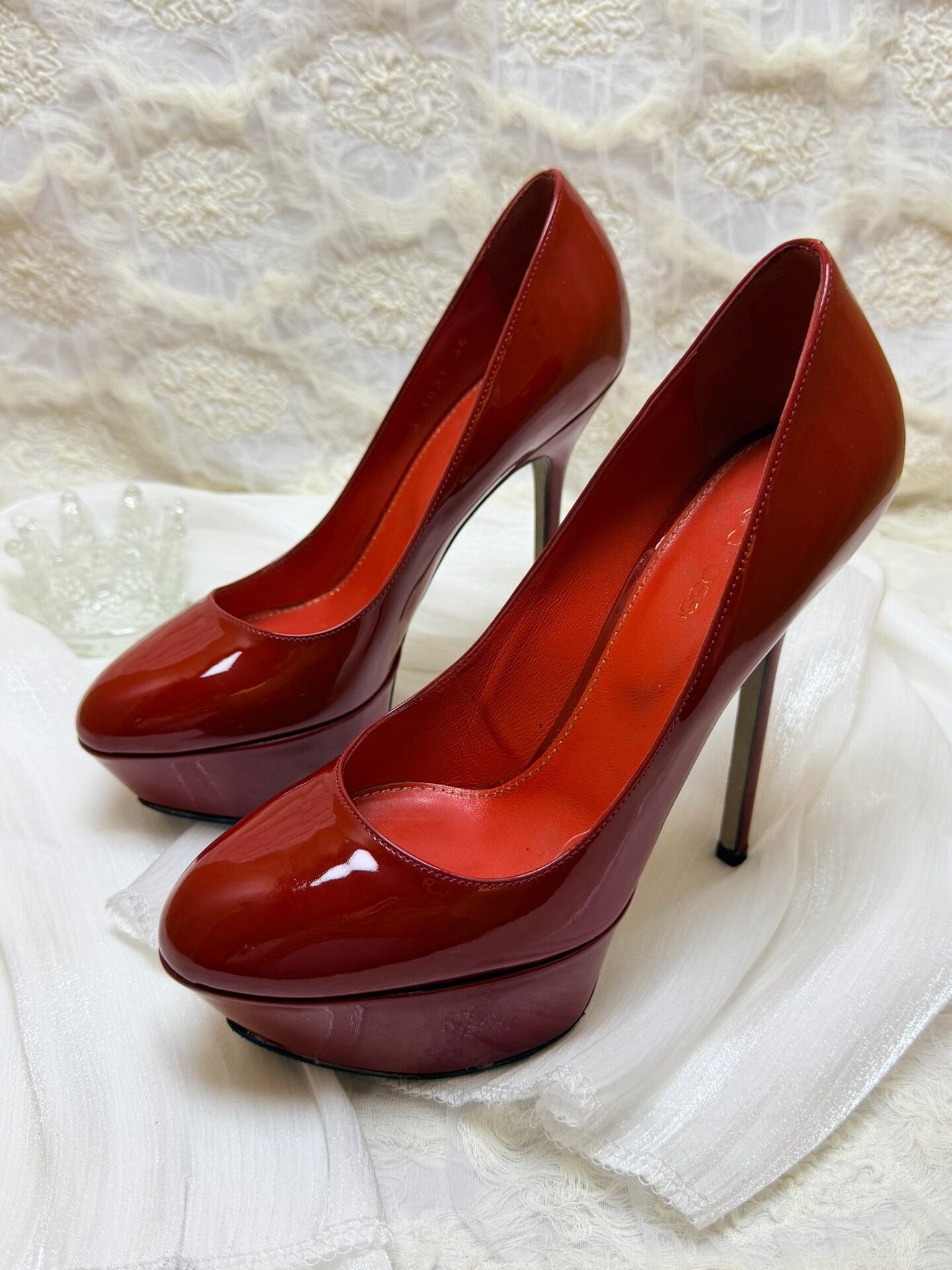 Sergio Rossi Sergio Rossi Waterproof Red Lowtop Sneakers us_6 Women Size US 6 / IT 36 - 1 Thumbnail