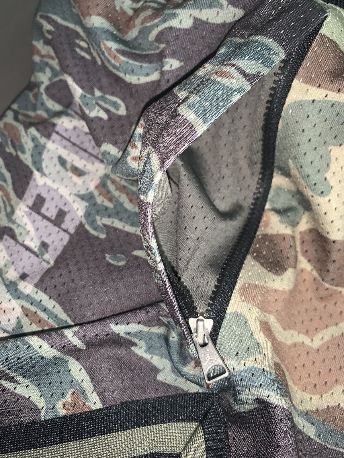 Jordan Brand Jordan X Undefeated Basketball Shorts Twilight Marsh Size US 28 / EU 44 - 8 Thumbnail