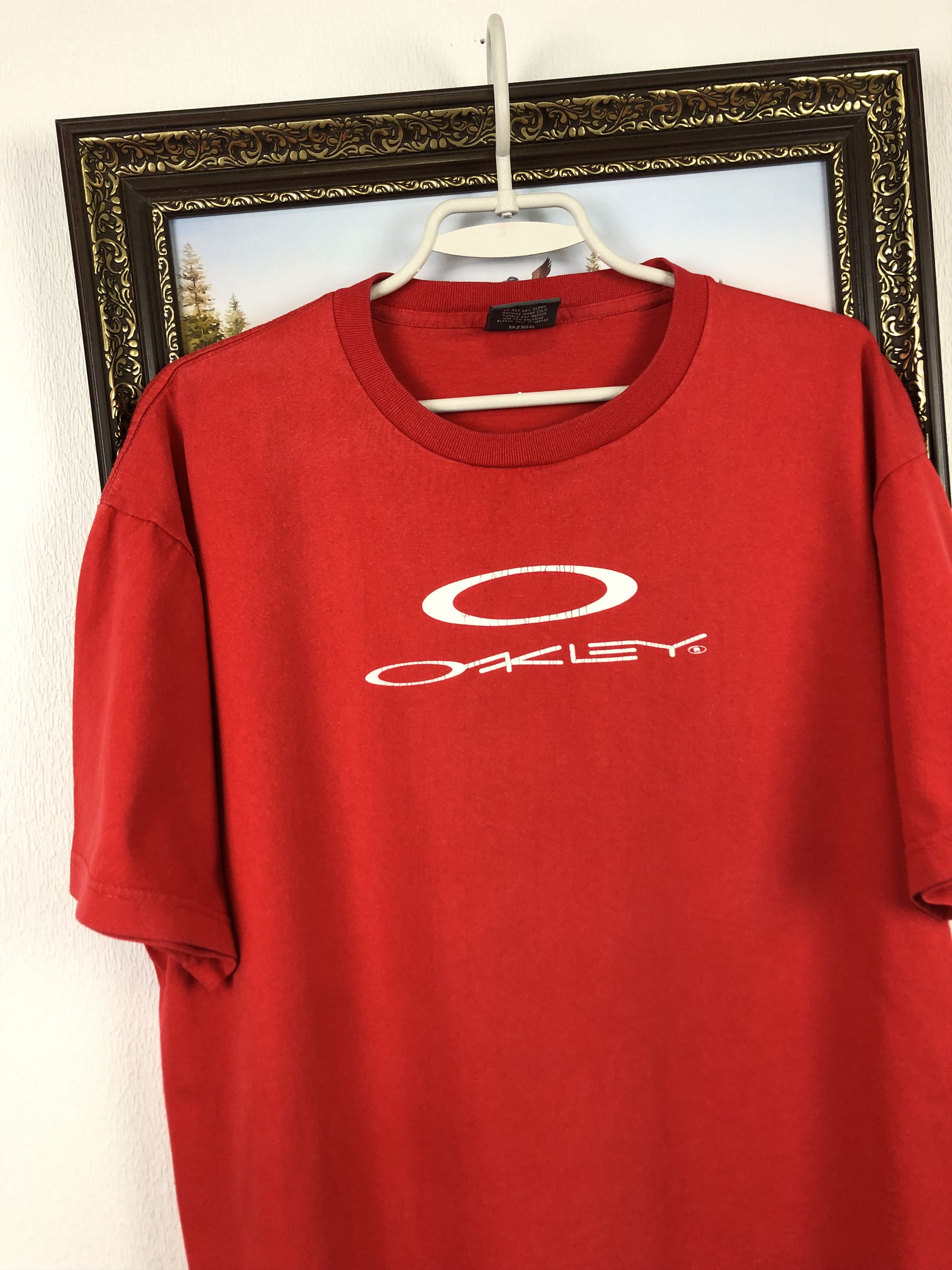 Oakley Vintage Distressed Oakley Central Logo Hype Shirt Tee Rare Size US L / EU 52-54 / 3 - 3 Thumbnail