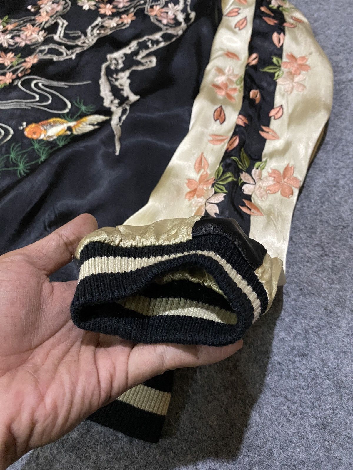 Japanese Brand Vintage Sukajan Koi Embroidery Souvenir Jacket Size US L / EU 52-54 / 3 - 11 Thumbnail
