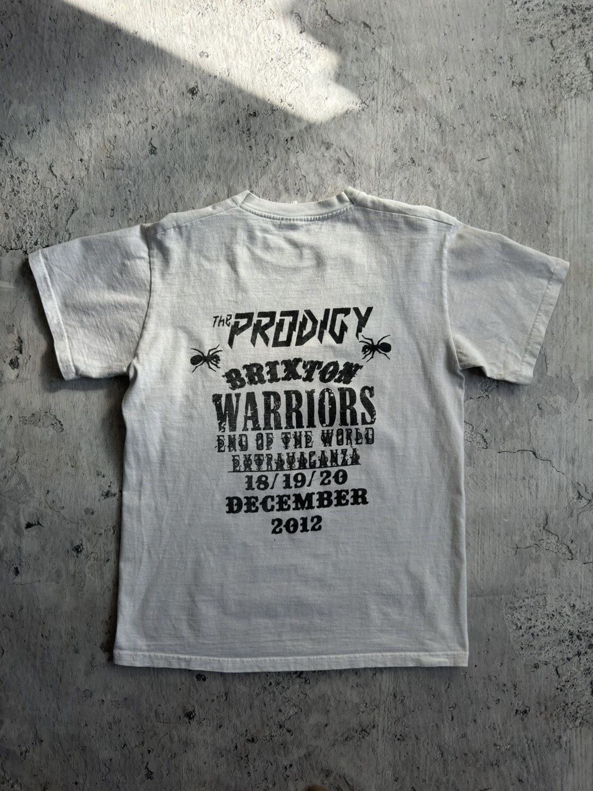 Band Tees × Vintage Vintage 2000s THE PRODIGY Band Tee Size US M / EU 48-50 / 2 - 5 Thumbnail