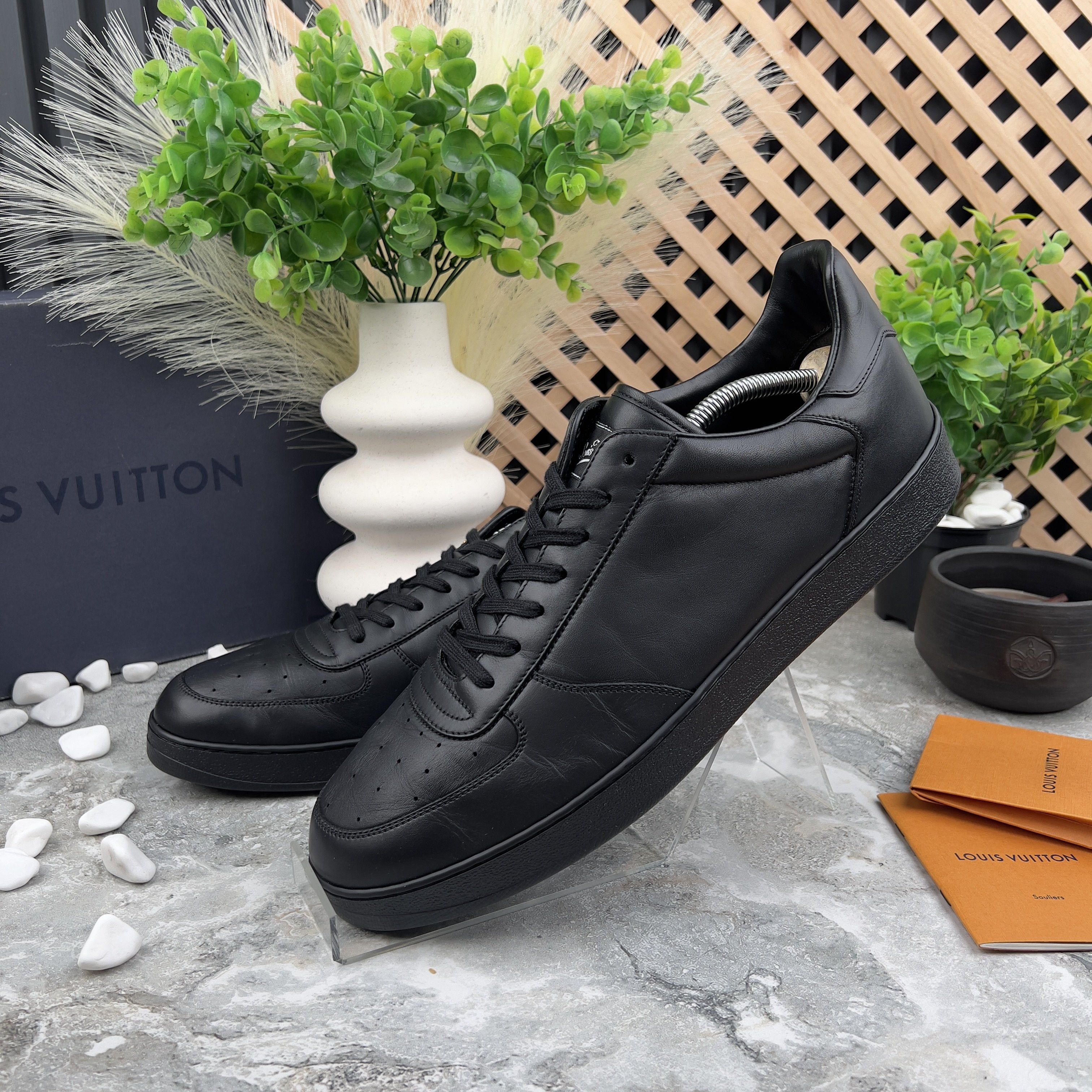 Louis Vuitton Authentic Louis Vuitton Rivoli Sneakers Leather Size US 11.5 / EU 44-45 - 5 Thumbnail