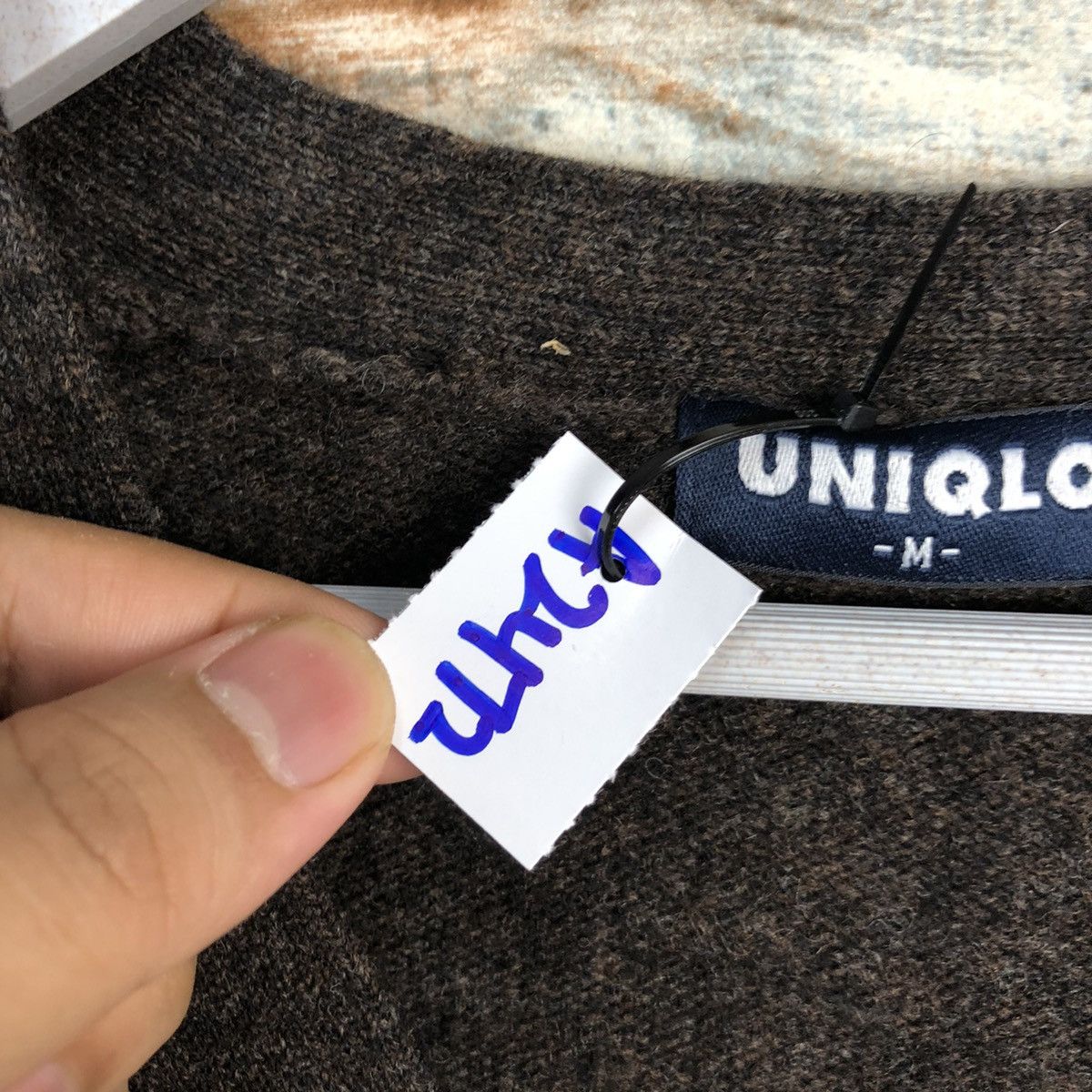 Uniqlo Uniqlo Dark Brown ripped Cardigan Knitwear #A2472 Size US M / EU 48-50 / 2 - 11 Thumbnail