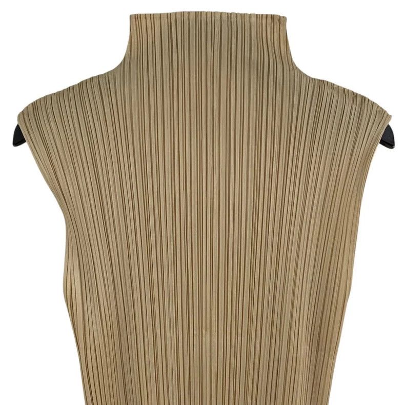 Issey Miyake Issey Miyake size:3 Light brown high-neck sleeveless vest Size XS / US 0-2 / IT 36-38 - 4 Thumbnail