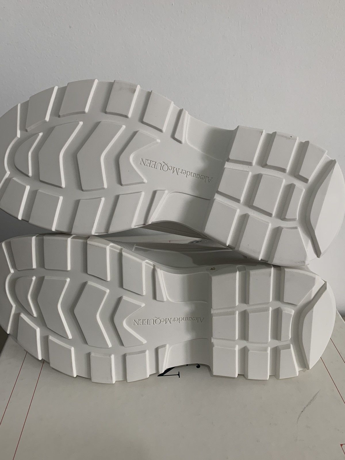 Alexander McQueen BNWB Alexander McQueen sneakers Size US 7 / EU 40 - 4 Thumbnail