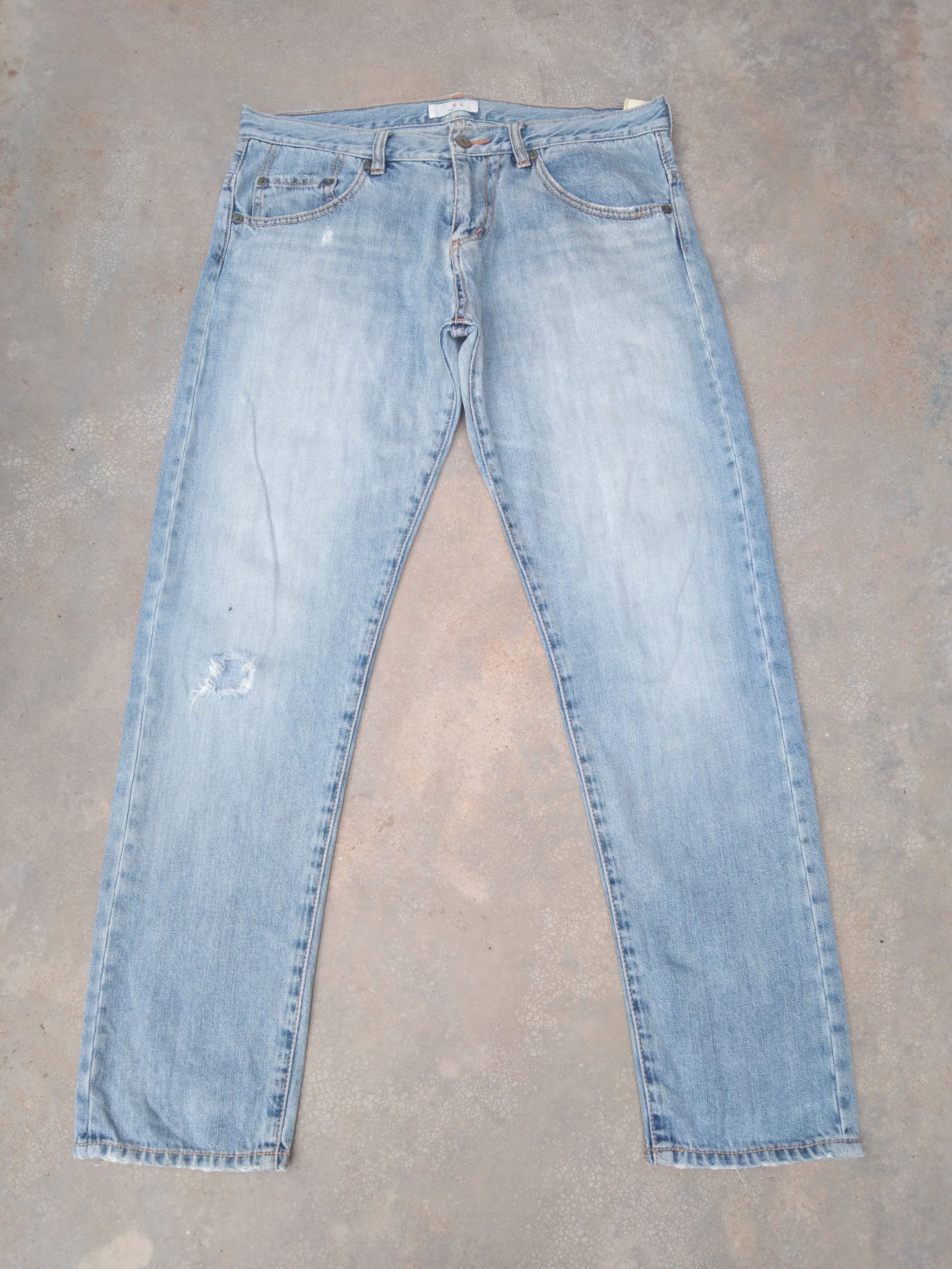 Japanese Brand Vintage Michel Klein Faded Blue Distressed Jeans 32x29 Size US 32 / EU 48 - 1 Thumbnail