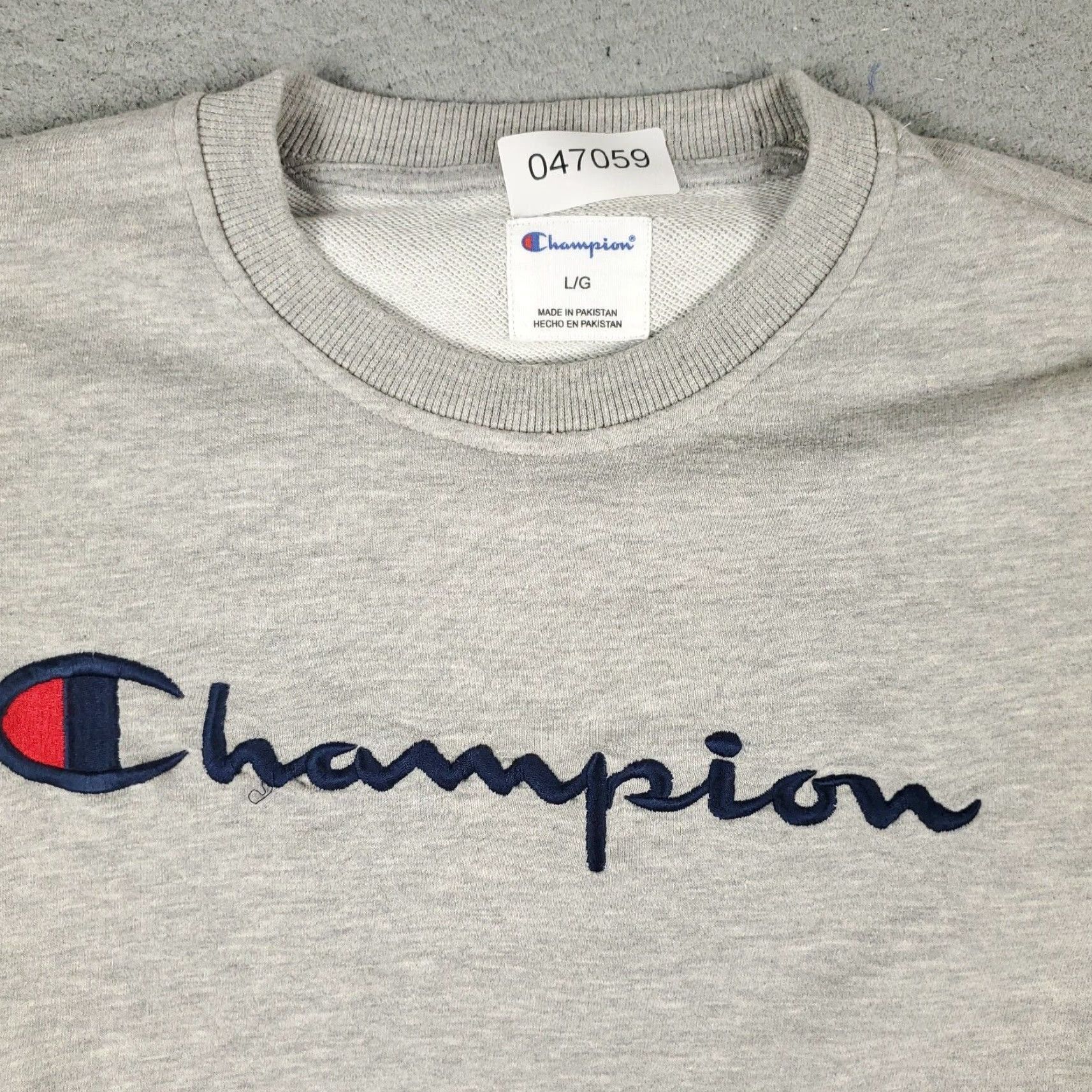 Champion VINTAGE Champion Sweatshirt Mens Large Pullover Hoodie Casual Gray Cotton Blend Knitted Logo 80s 90s Mens Size US L / EU 52-54 / 3 - 3 Thumbnail