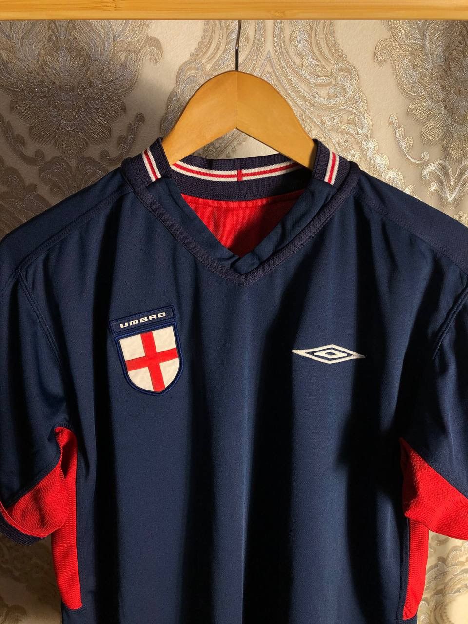Umbro VINTAGE UMBRO ENGLAND RETRO SOCCER JERSEY MANCHESTER Y2K 90s Size US XL / EU 56 / 4 - 3 Thumbnail