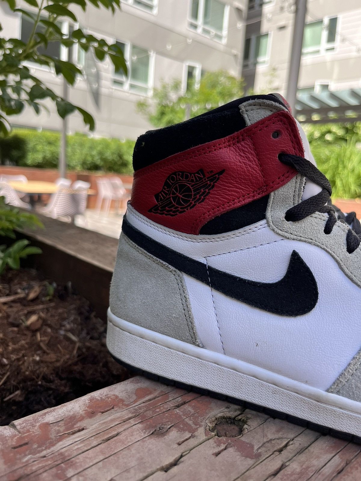 Jordan Brand × Nike Air Jordan 1 Retro High OG "Light Smoke Grey" Size US 9.5 / EU 42-43 - 7 Thumbnail