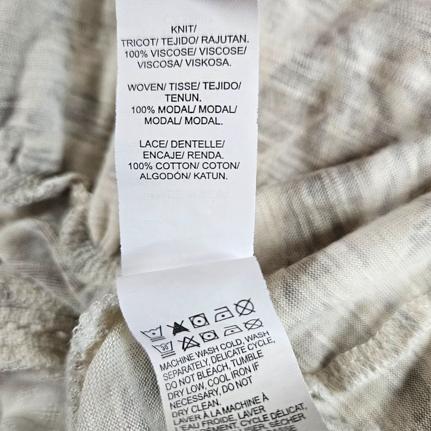 Lucky Brand Lucky Brand Top Womens XS Gray Beige Floral Ruffles Size XS / US 0-2 / IT 36-38 - 5 Thumbnail