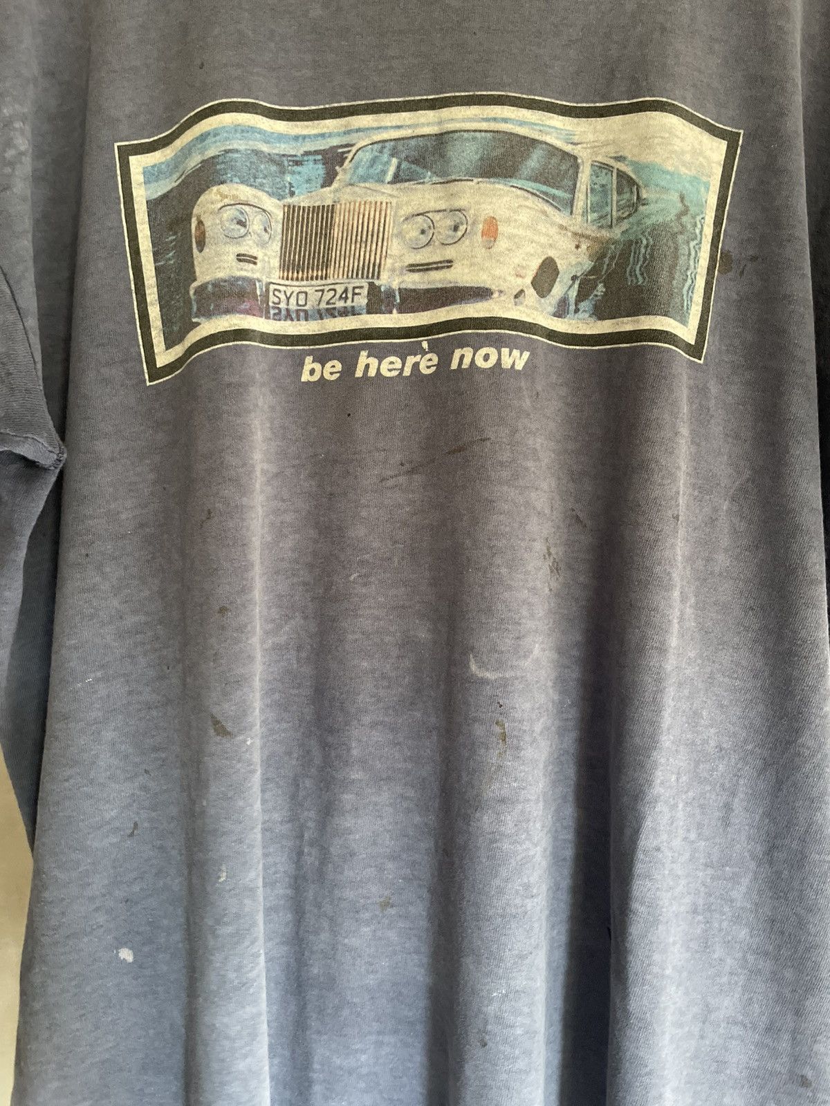 Band Tees Thrashed 90s Vintage Oasis Be Here Now Band T-shirt Size US XL / EU 56 / 4 - 6 Thumbnail