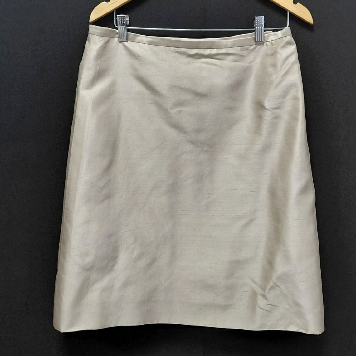 Valentino Valentino Skirt Womens 8 Beige ROMA Silk Solid Lightweight Size Size 30" / US 8 / IT 44 - 2 Thumbnail