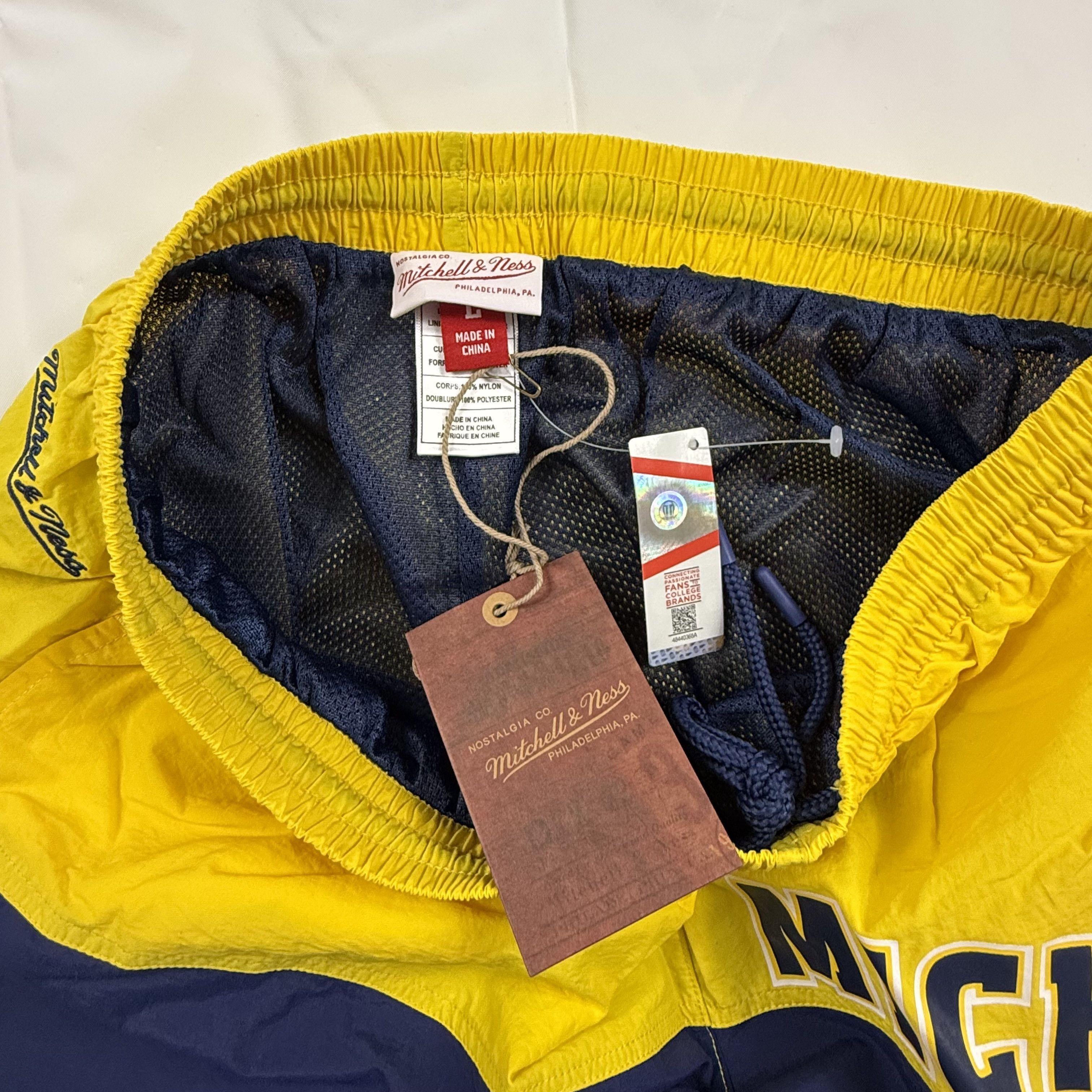 Mitchell & Ness Mitchell & Ness Michigan Wolverines College Shorts Mens Size US 36 / EU 52 - 6 Thumbnail