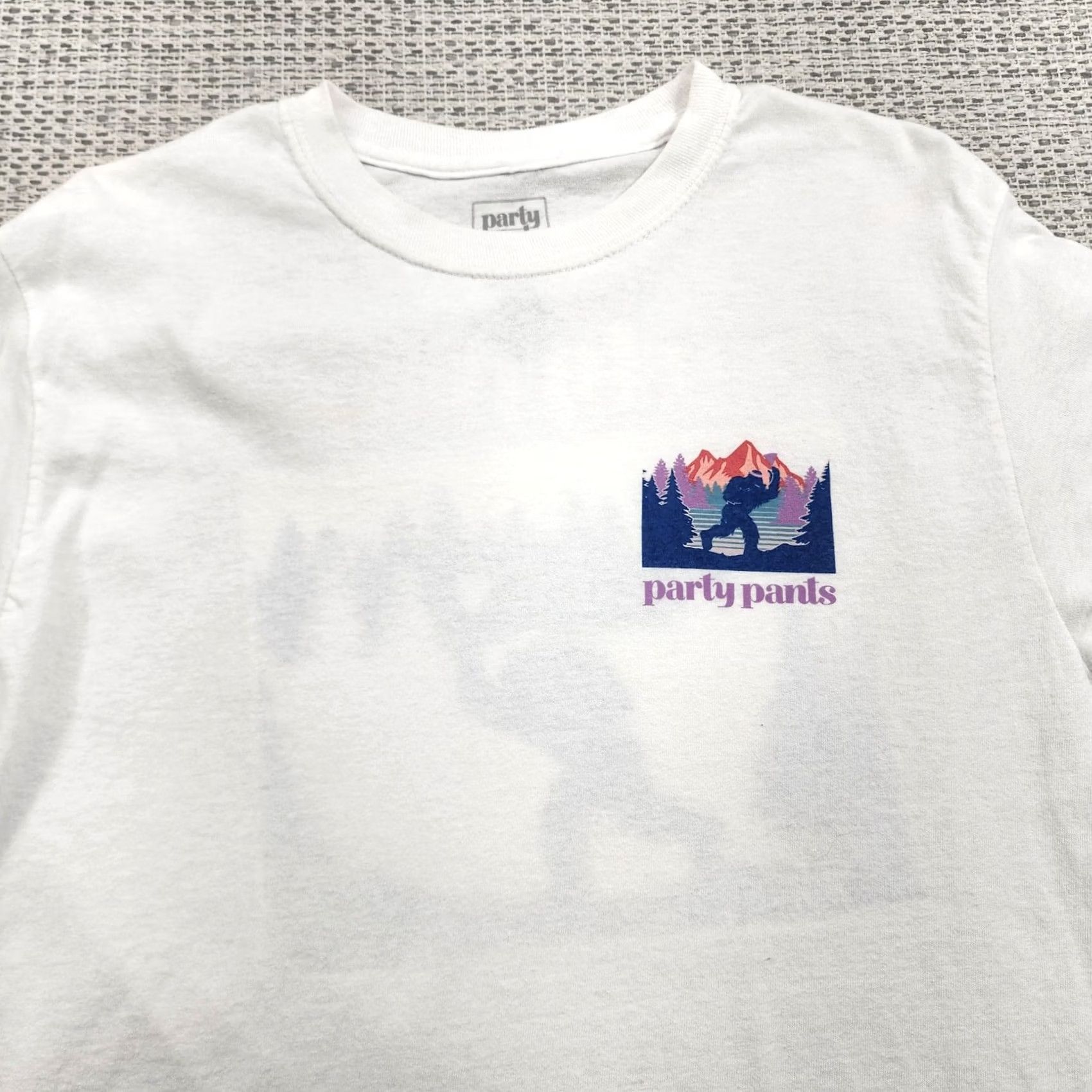 Vintage Party Pants Shirt Mens Long Sleeve White Graphic Bigfoot Sasquatch Tee Size US M / EU 48-50 / 2 - 6 Thumbnail