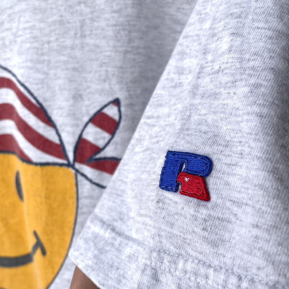 Russell Athletic Russell Athletic USA Vintage 1990s Smiley Tee Size US L / EU 52-54 / 3 - 4 Thumbnail