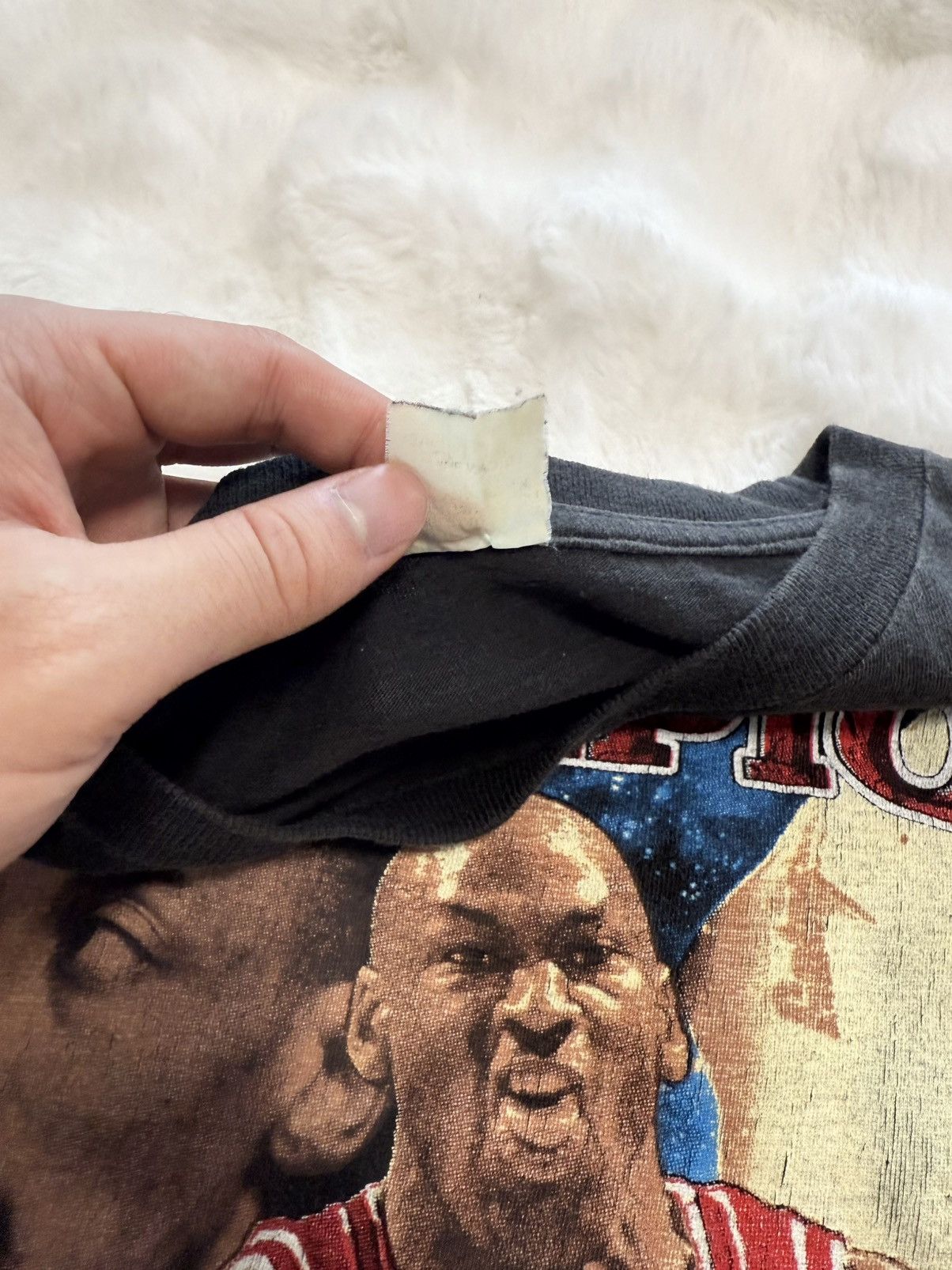 Vintage Vintage 1997 NBA World Champions Chicago Bulls Rap Tee Size US XL / EU 56 / 4 - 7 Thumbnail