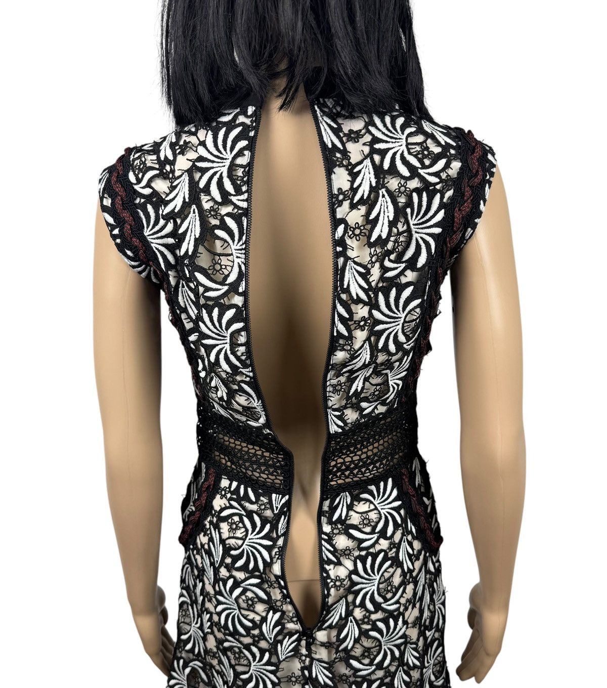Self-Portrait Self Portrait Lace Sleeveless Lace Midi Dress size US4 UK8 Size S / US 4 / IT 40 - 11 Thumbnail