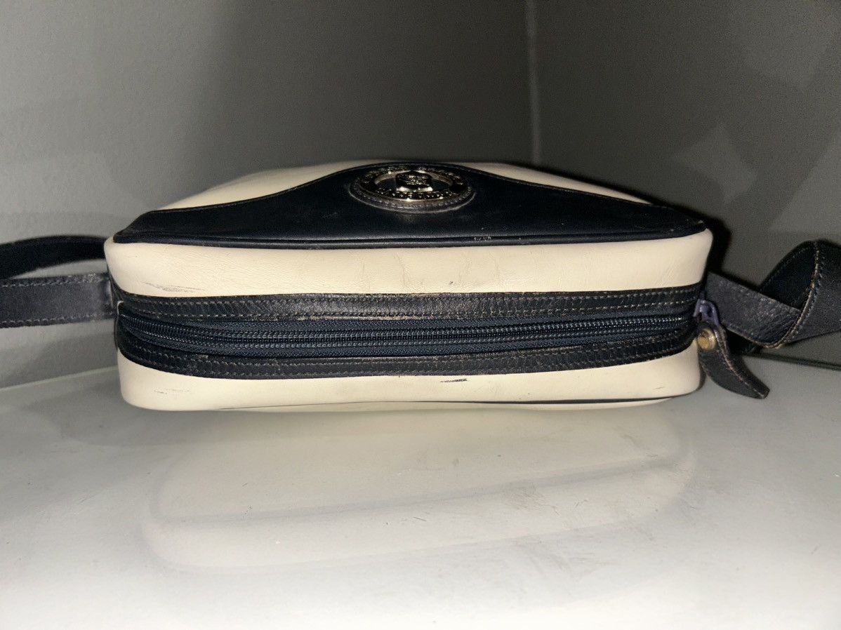 Burberry Vintage Burberry Leather Crossbody w Nova Check Interior Size ONE SIZE - 4 Thumbnail